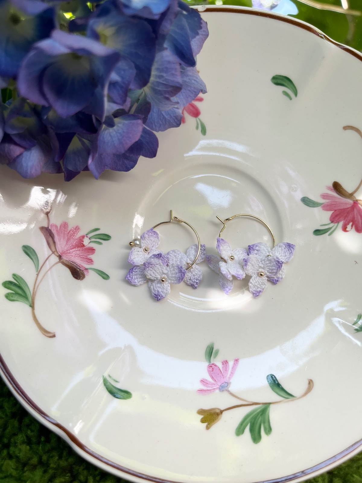 Micro Gehaakte Paarse Bloesems – Oorringen - 82762 Micro Gehaakte Paarse Bloesems – Oorringen