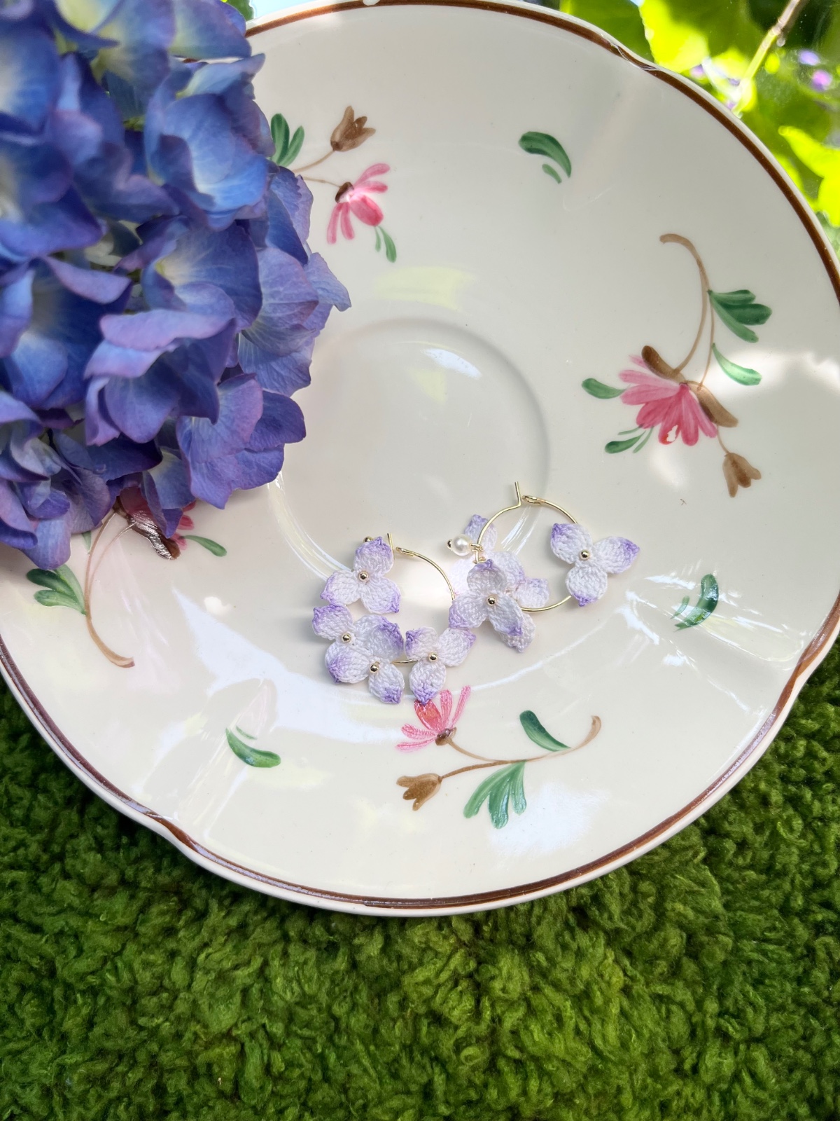 Micro Gehaakte Paarse Bloesems – Oorringen - 82764 Micro Gehaakte Paarse Bloesems – Oorringen