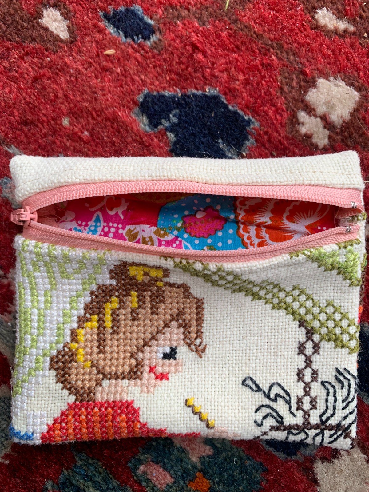 portemonnee van vintage borduurwerk kabouter vrouwtje