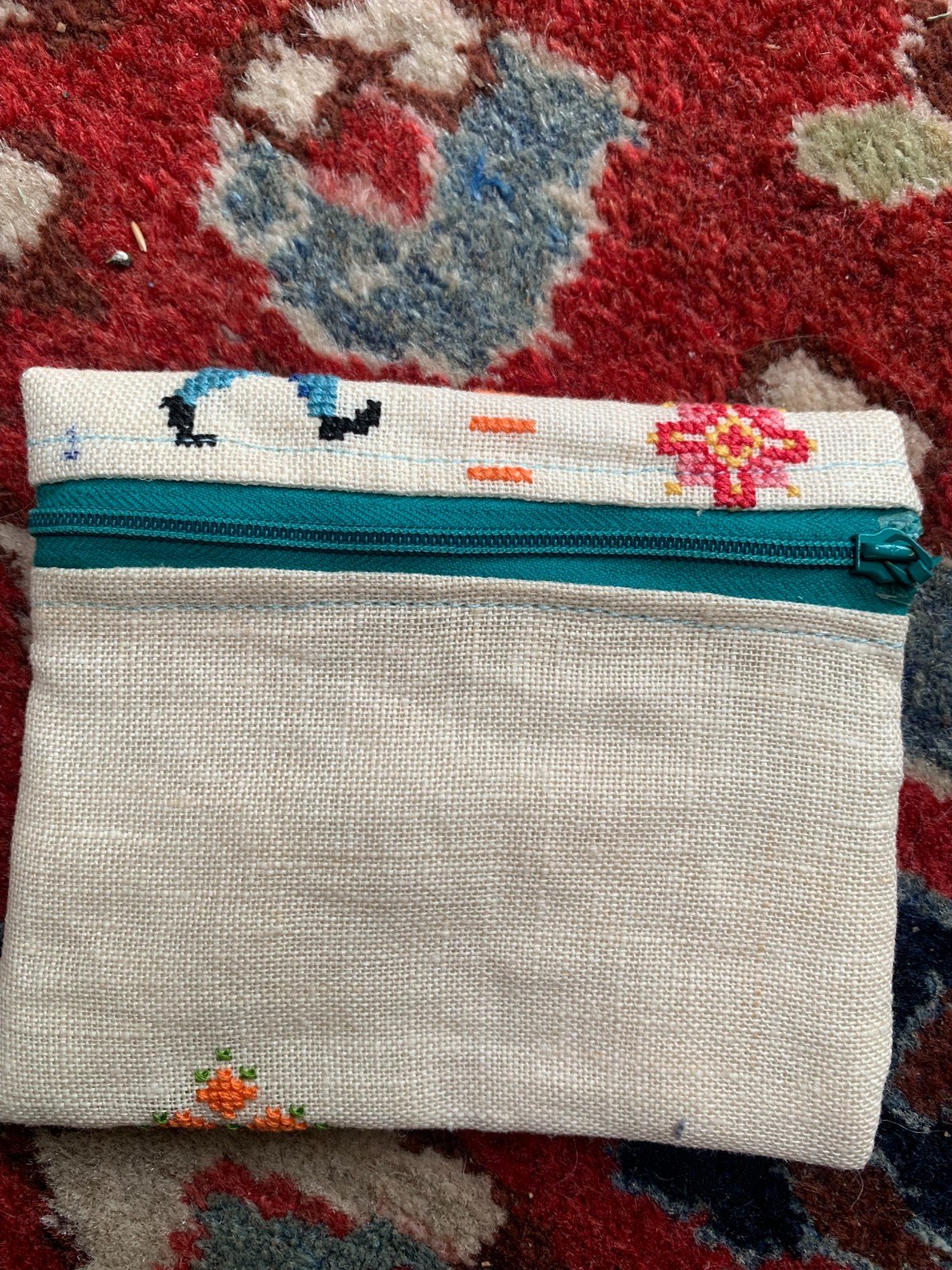 portemonnee van vintage borduurwerk8 - 81342 portemonnee van vintage borduurwerk met blauw kaboutertje