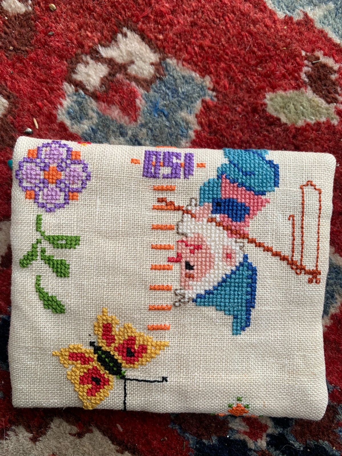 portemonnee van vintage borduurwerk8 - 81343 portemonnee van vintage borduurwerk met blauw kaboutertje