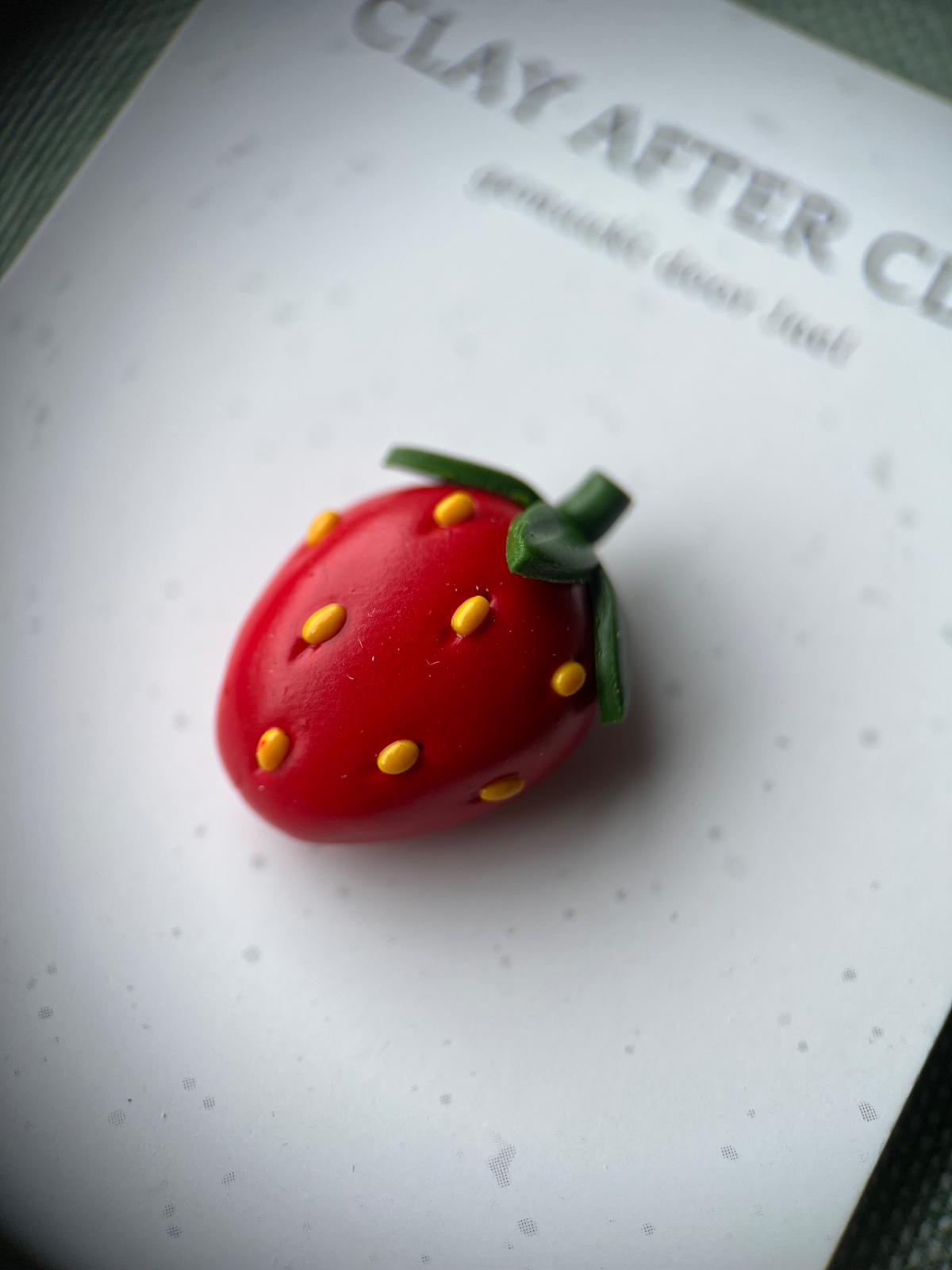 Aardbei pin voor tas of kleding