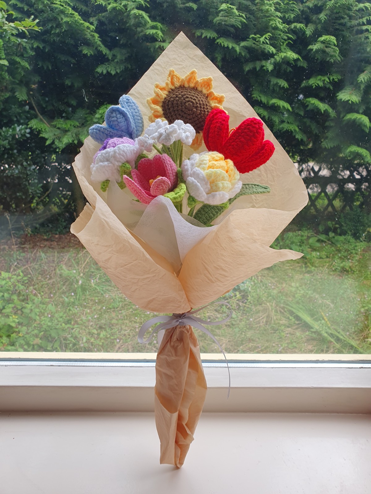 Gehaakt bloemenboeket – “Zonnige hart” - 88705 Gehaakt bloemenboeket – “Zonnige hart”