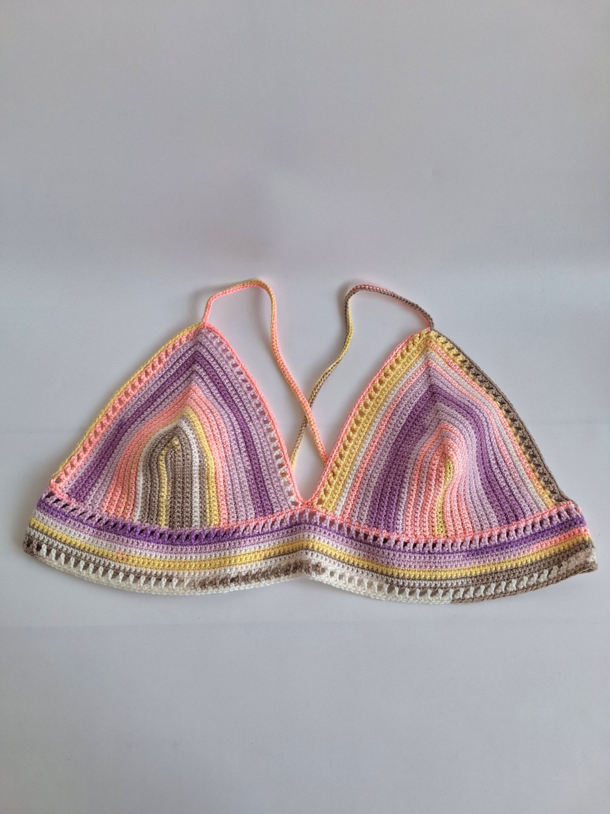 Gehaakt topje 'Boho top geel, beige, perzikoranje, paars en lila' - 88225 Gehaakt topje 'Boho top geel, beige, perzikoranje, paars en lila'