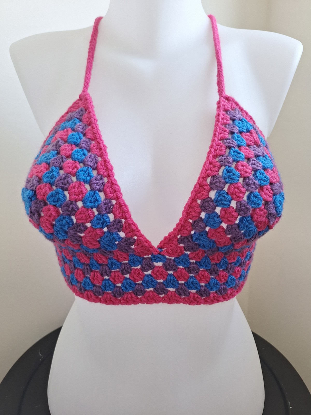 Gehaakt topje 'Pride biseksuele vlag' - 88259 Gehaakt topje 'Pride biseksuele vlag'