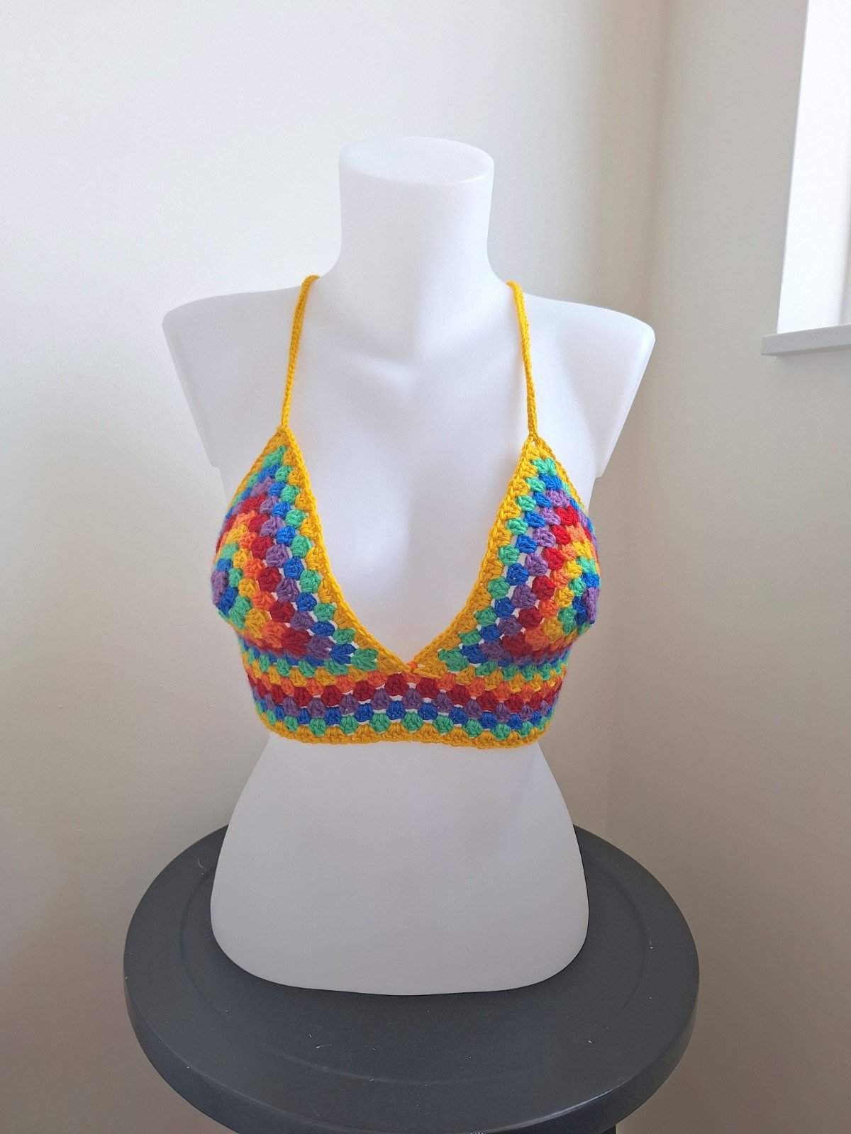 Gehaakt topje 'Pride regenboog vlag ||' - 88228 Gehaakt topje 'Pride regenboog vlag ||'