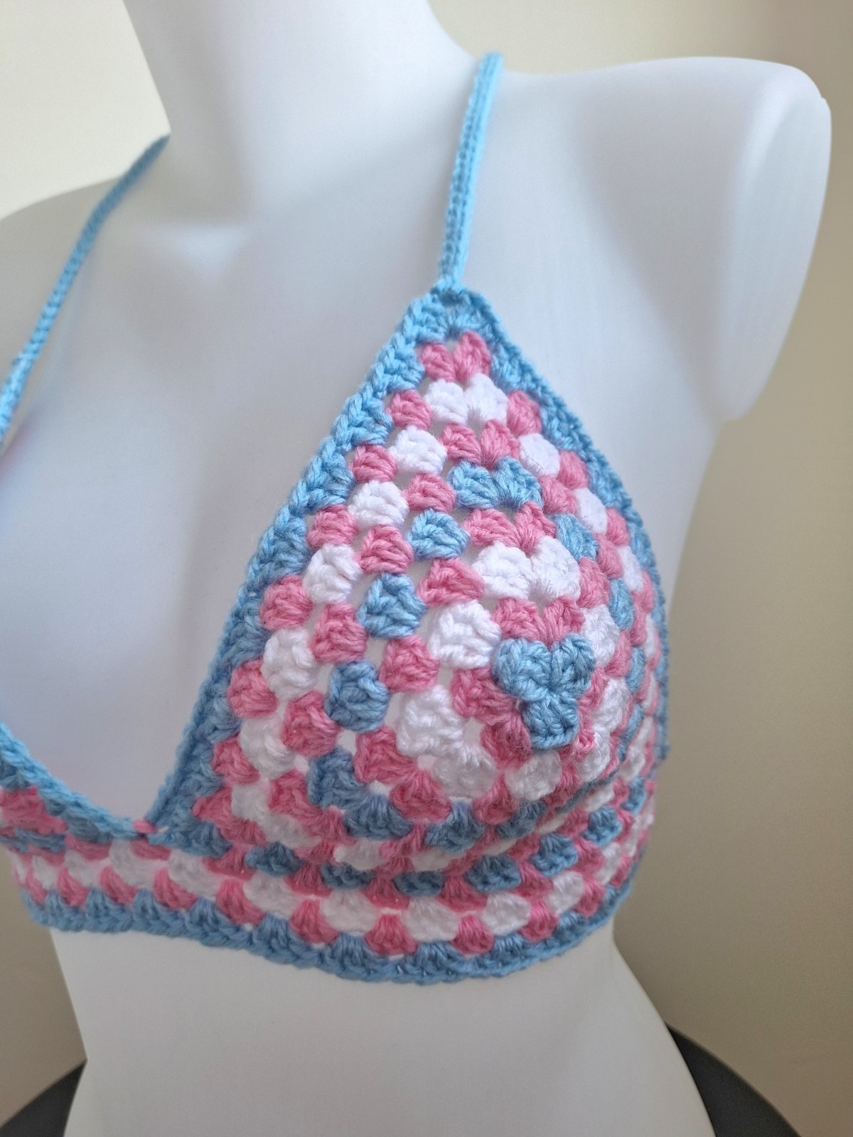 Gehaakt topje 'Pride transgender vlag' - 88251 Gehaakt topje 'Pride transgender vlag'