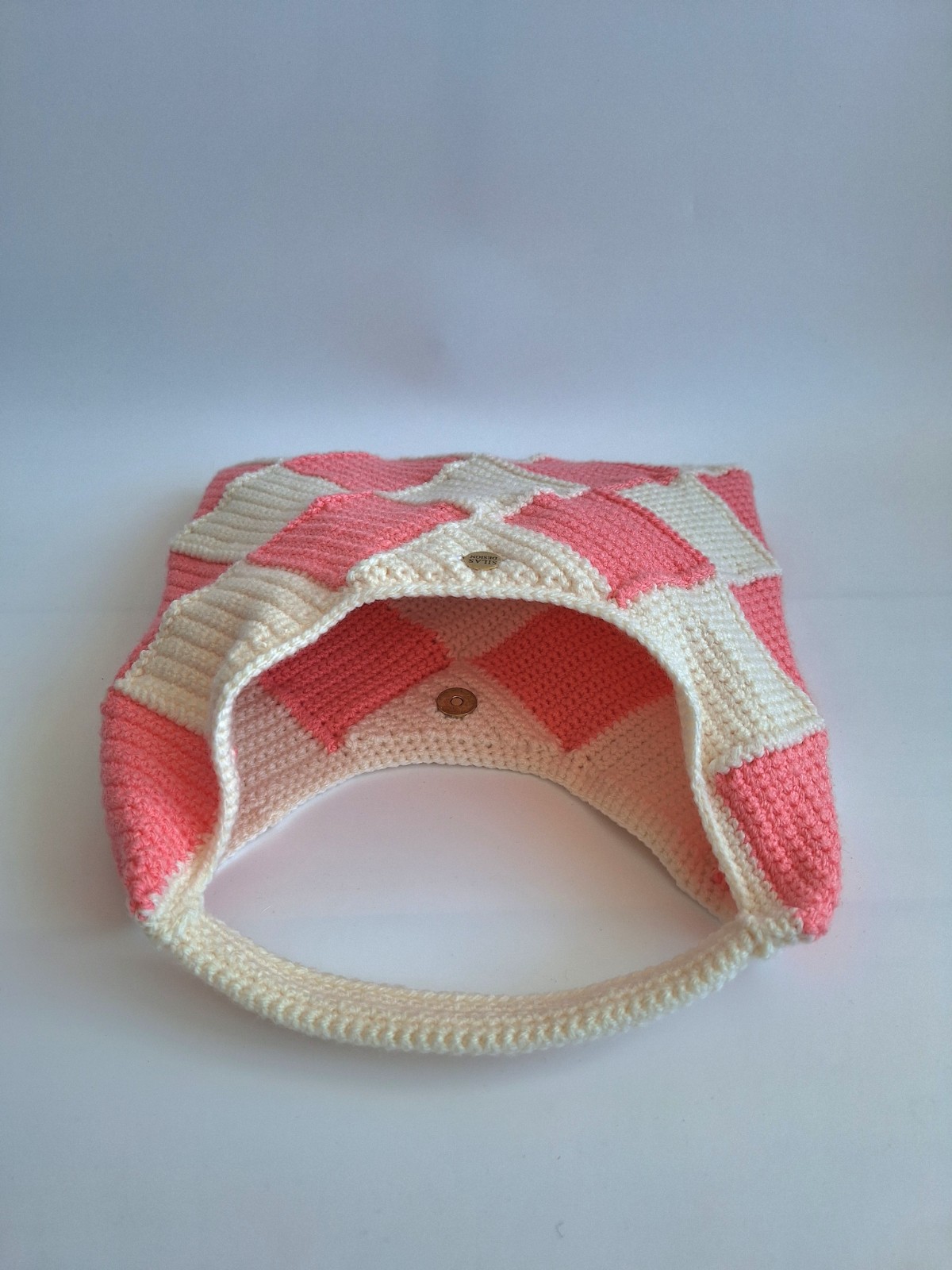 Gehaakte checker handtas 'Crème en koraaloranje'