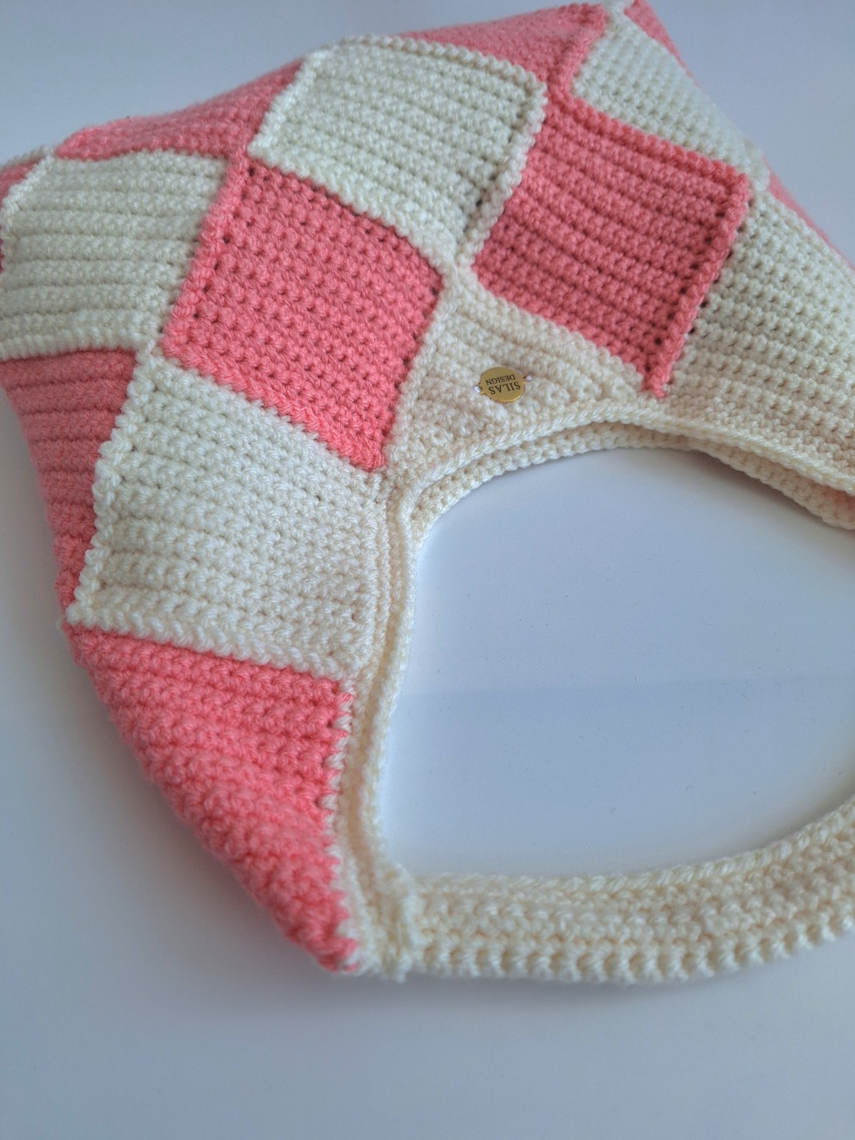 Gehaakte checker handtas 'Crème en koraaloranje'