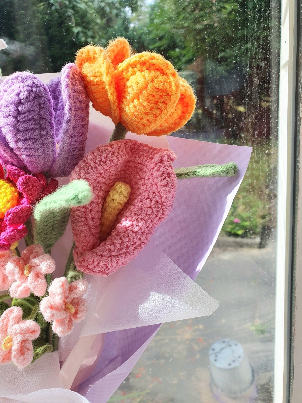 Handgemaakt gehaakt bloemenboeket – Zomerse energie in een bos bloe… - 87524 Handgemaakt gehaakt bloemenboeket – Zomerse energie in een bos bloemen