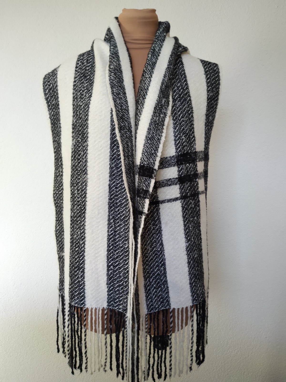 Handgeweven klassieke shawl – Tijdloos & Uniek