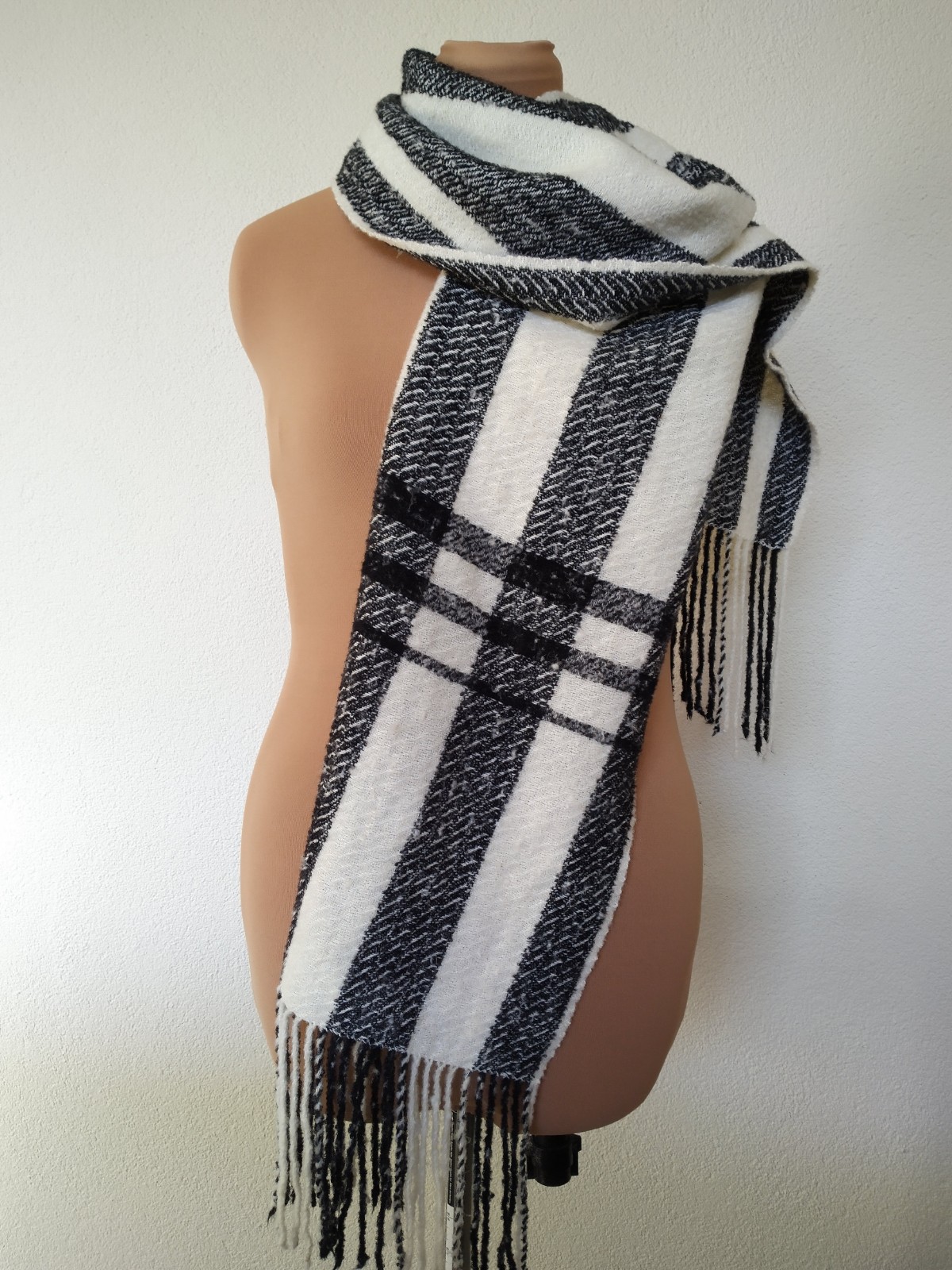 Handgeweven klassieke shawl – Tijdloos & Uniek