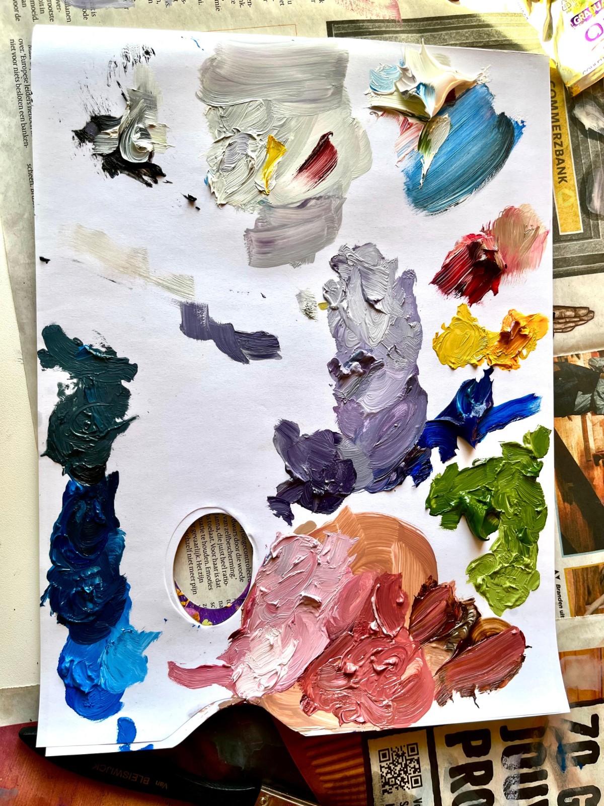 Schilderij "Random houseware + flowers" - origineel kunstwerk van olieverf