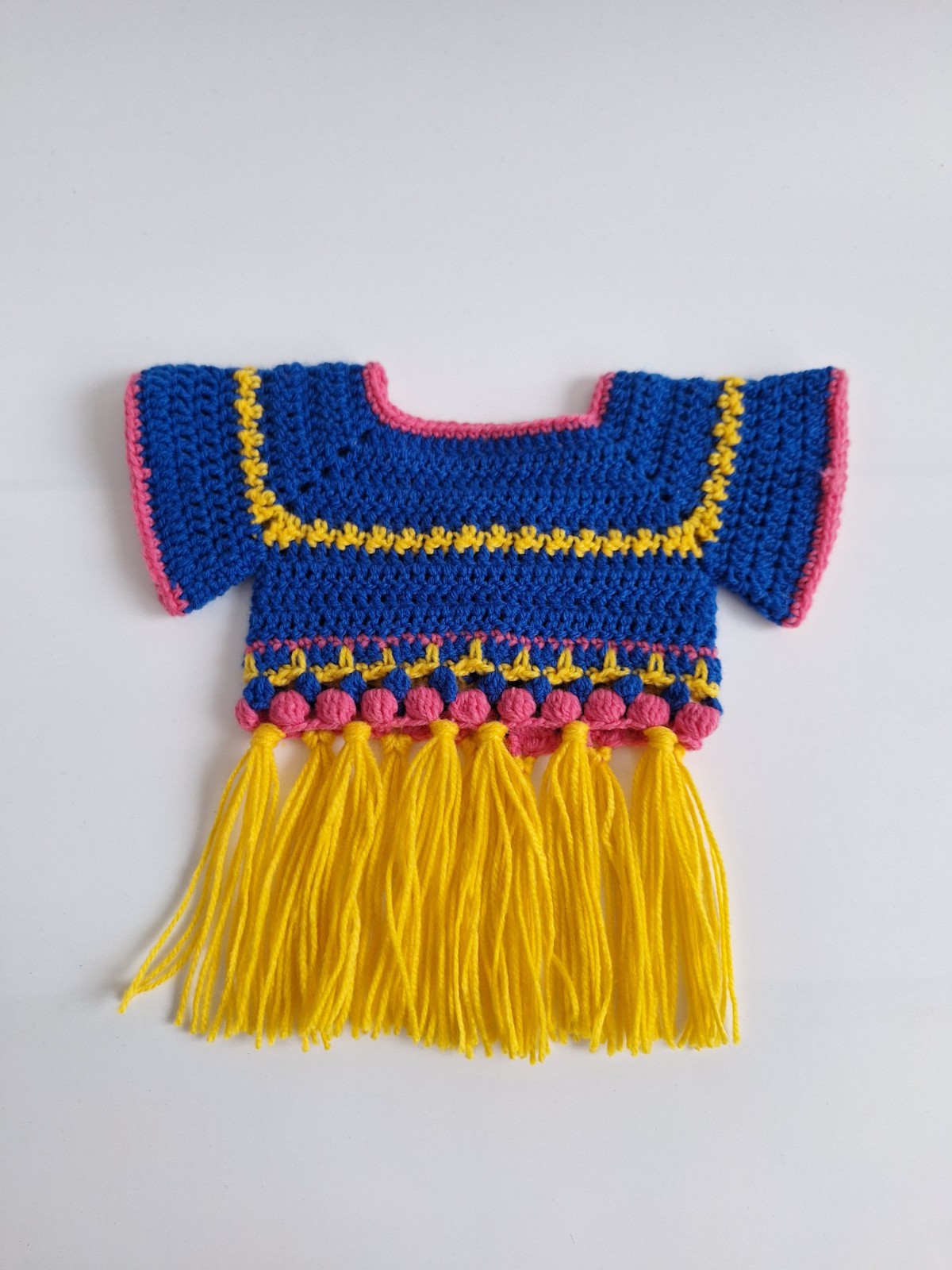 Gehaakte baby vestje | Blauw, roze en geel met gele franjes - 93719 Gehaakt baby vestje | Blauw, roze en geel met gele franjes