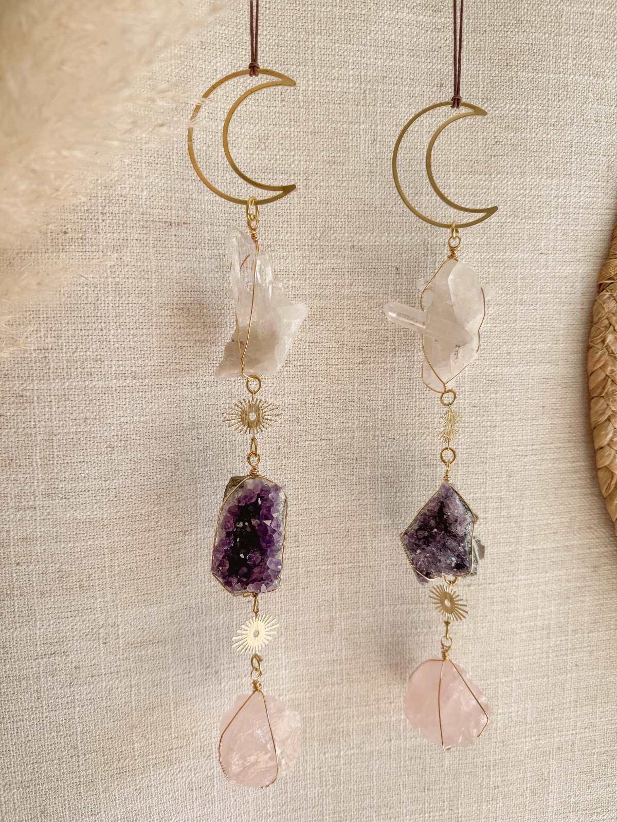 Gouden driehoek edelsteenhanger als decoratie in huis - 91492 Gouden driehoek edelsteenhanger als decoratie in huis