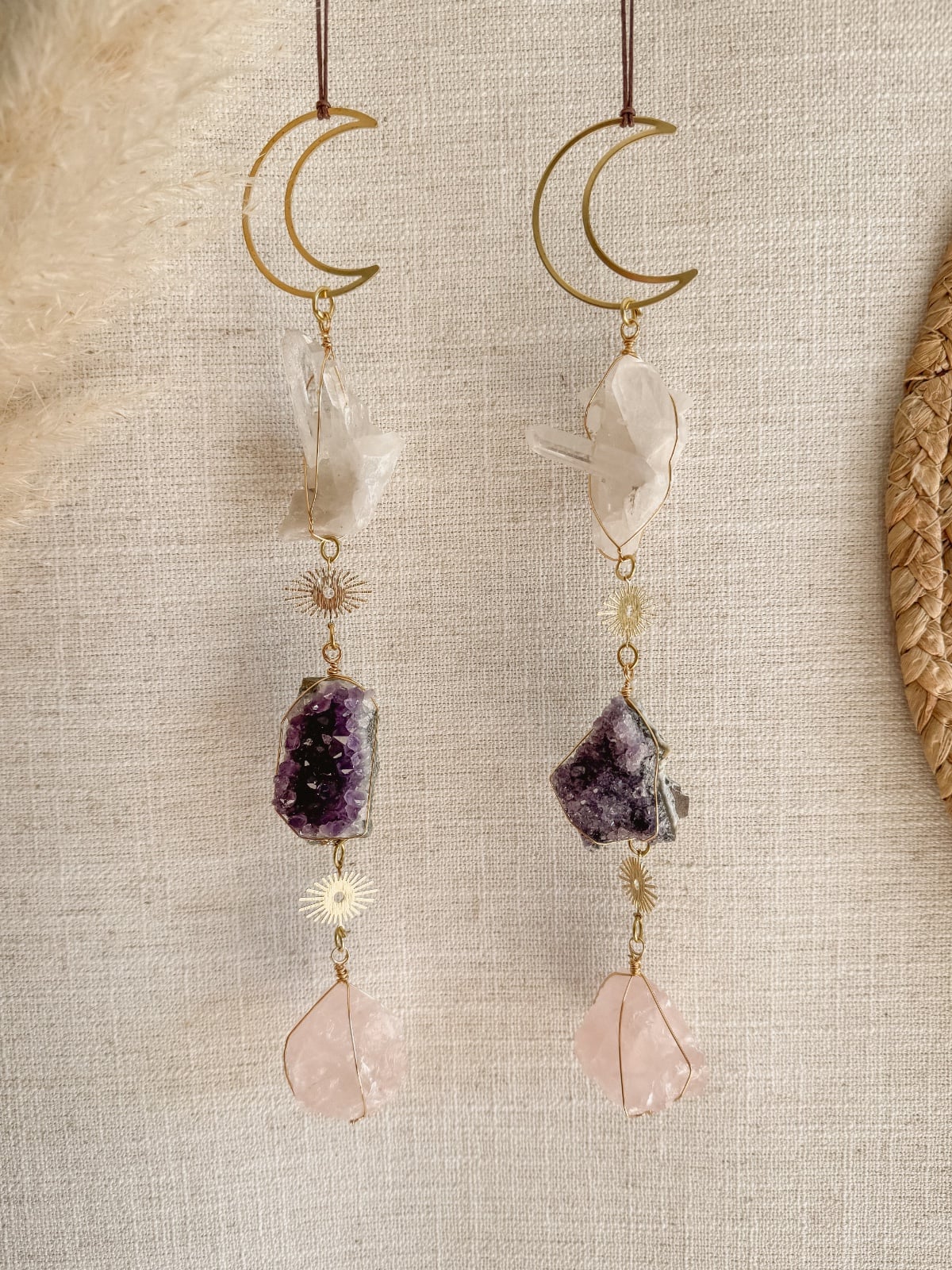 Gouden driehoek edelsteenhanger als decoratie in huis - 91496 Gouden driehoek edelsteenhanger als decoratie in huis