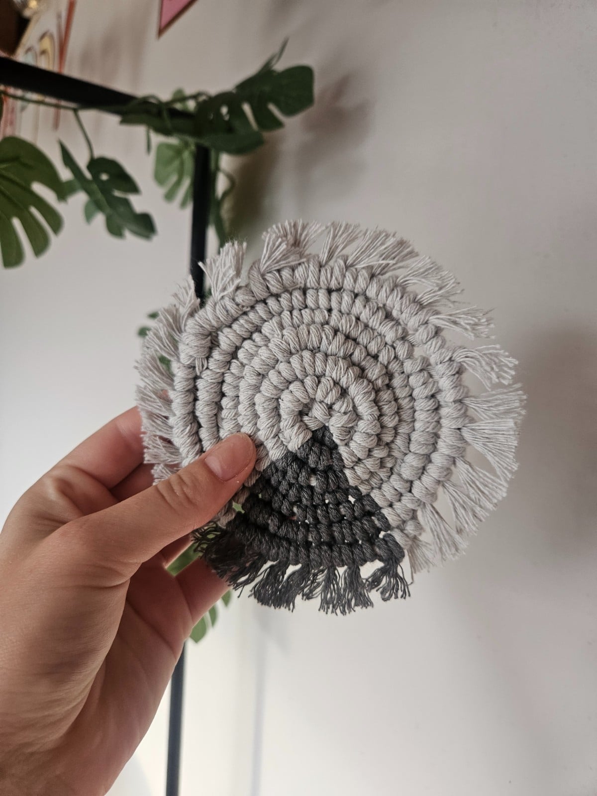 Grijze macramé onderzetter - 90577 Grijze macramé onderzetter