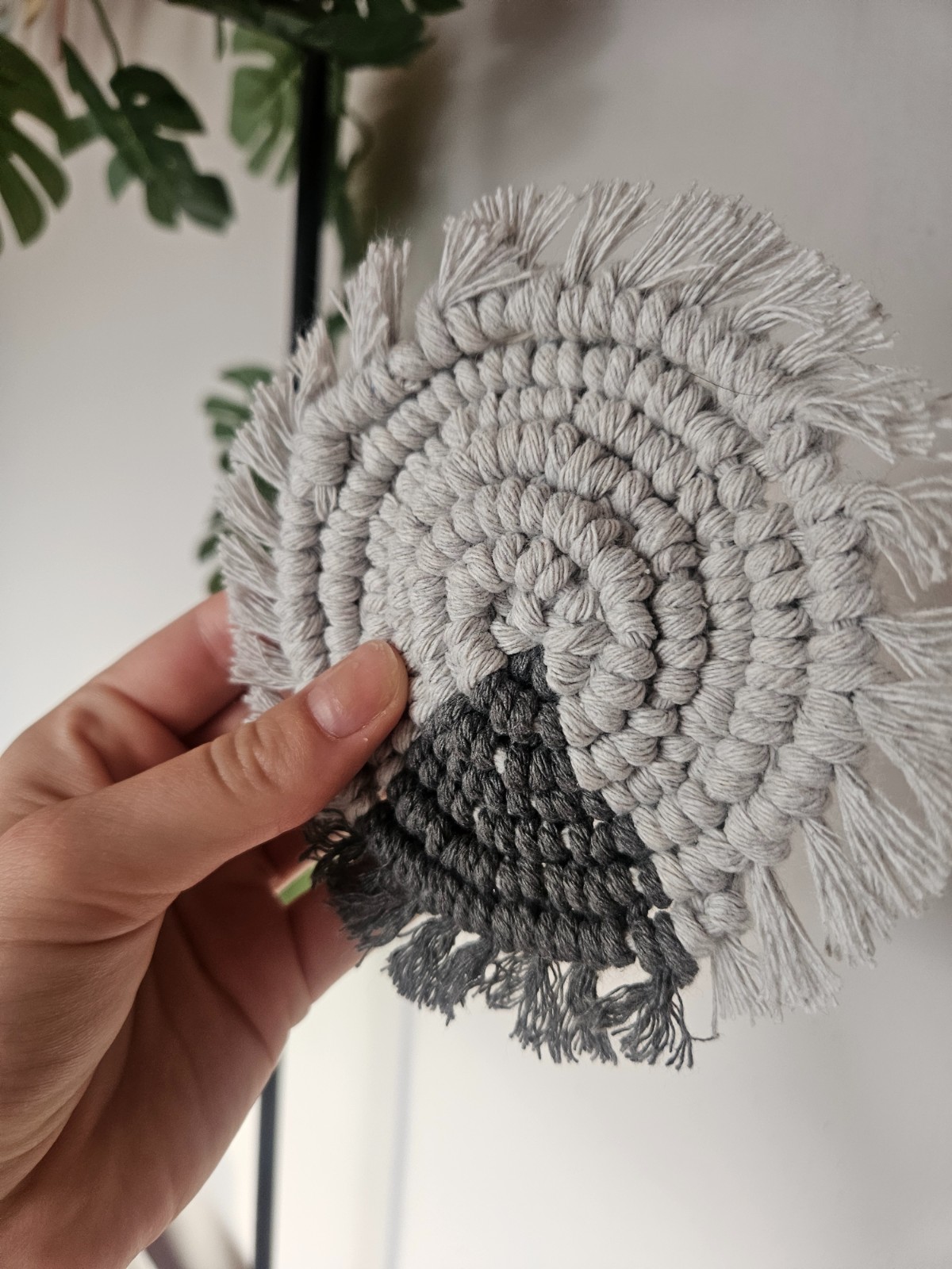 Grijze macramé onderzetter - 90578 Grijze macramé onderzetter