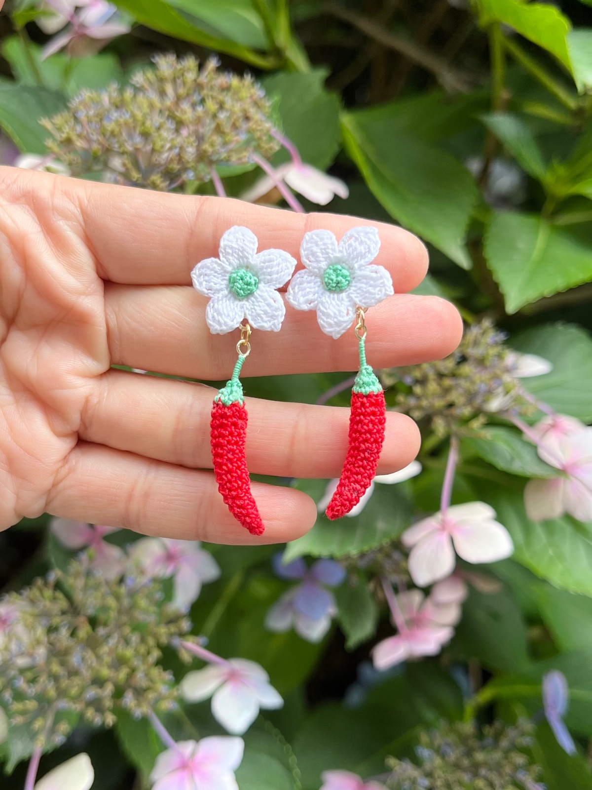 Micro Gehaakte Rode Chilipeper Oorbellen