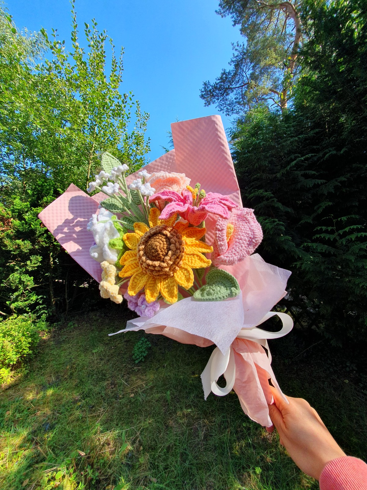 Handgemaakt haakboeket met zonnebloem, rozen en lelies – uniek cade… - 95560 Handgemaakt haakboeket met zonnebloem, rozen en lelies – uniek cadeau