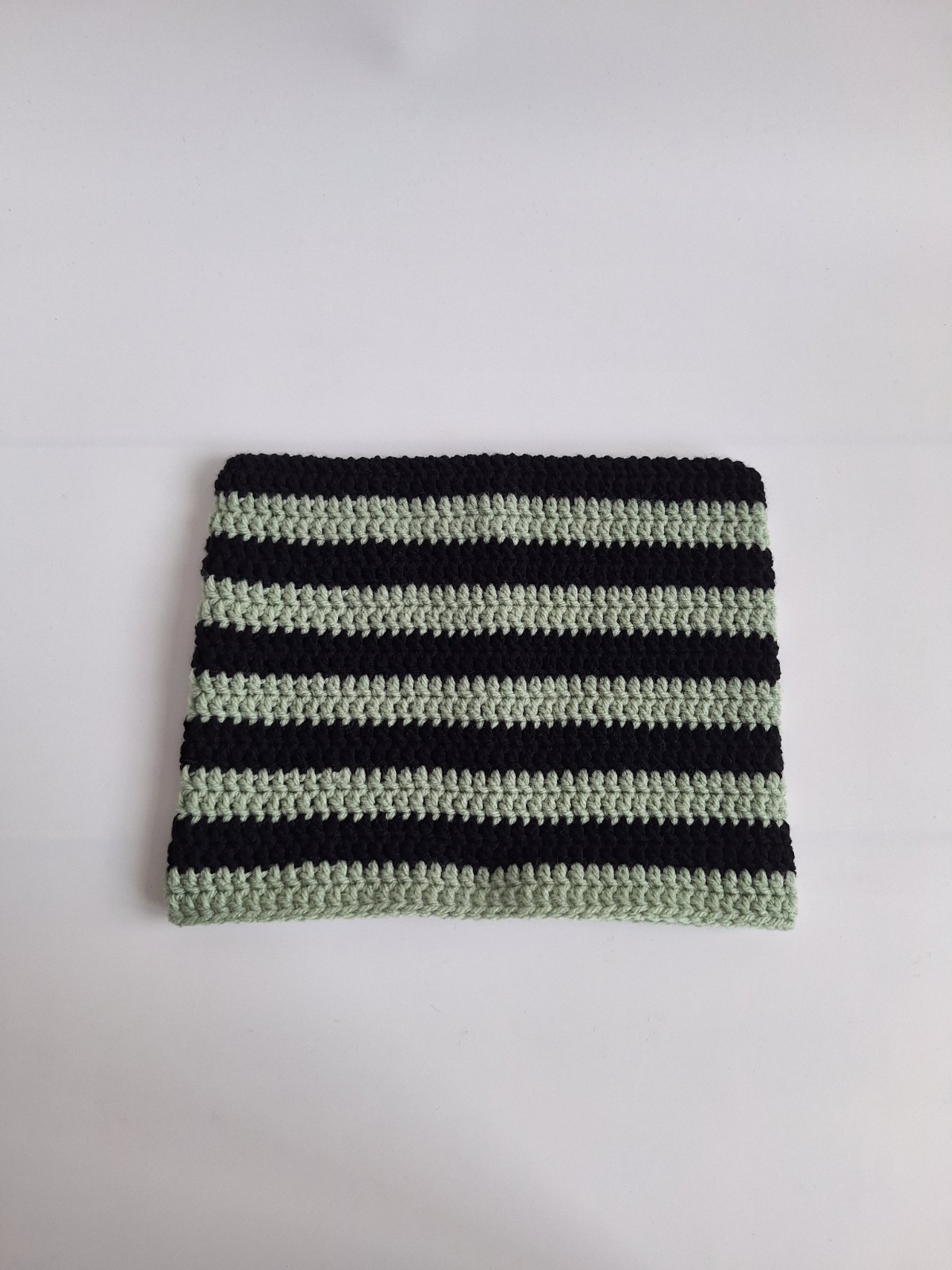 Gehaakte muts | Zwart en sagegroen - 99254 Gehaakte muts | Zwart en sagegroen