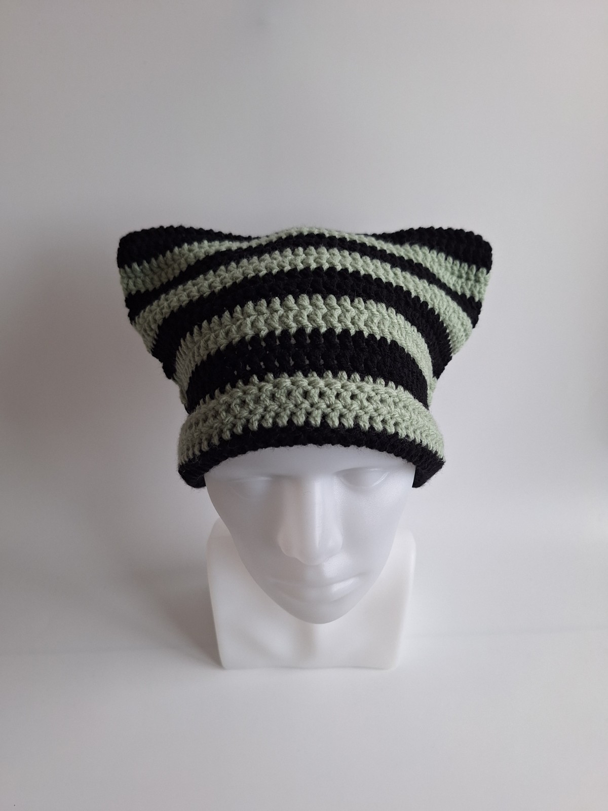 Gehaakte muts | Zwart en sagegroen - 99255 Gehaakte muts | Zwart en sagegroen
