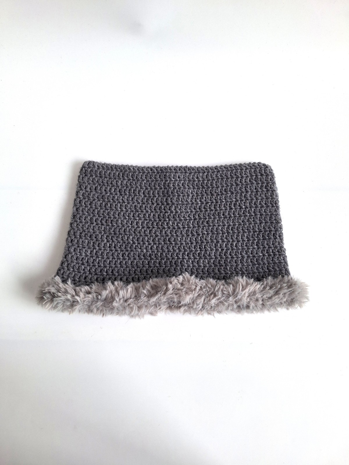 Gehaakte muts met imitatiebont | Grijs - 99218 Gehaakte muts met imitatiebont | Grijs