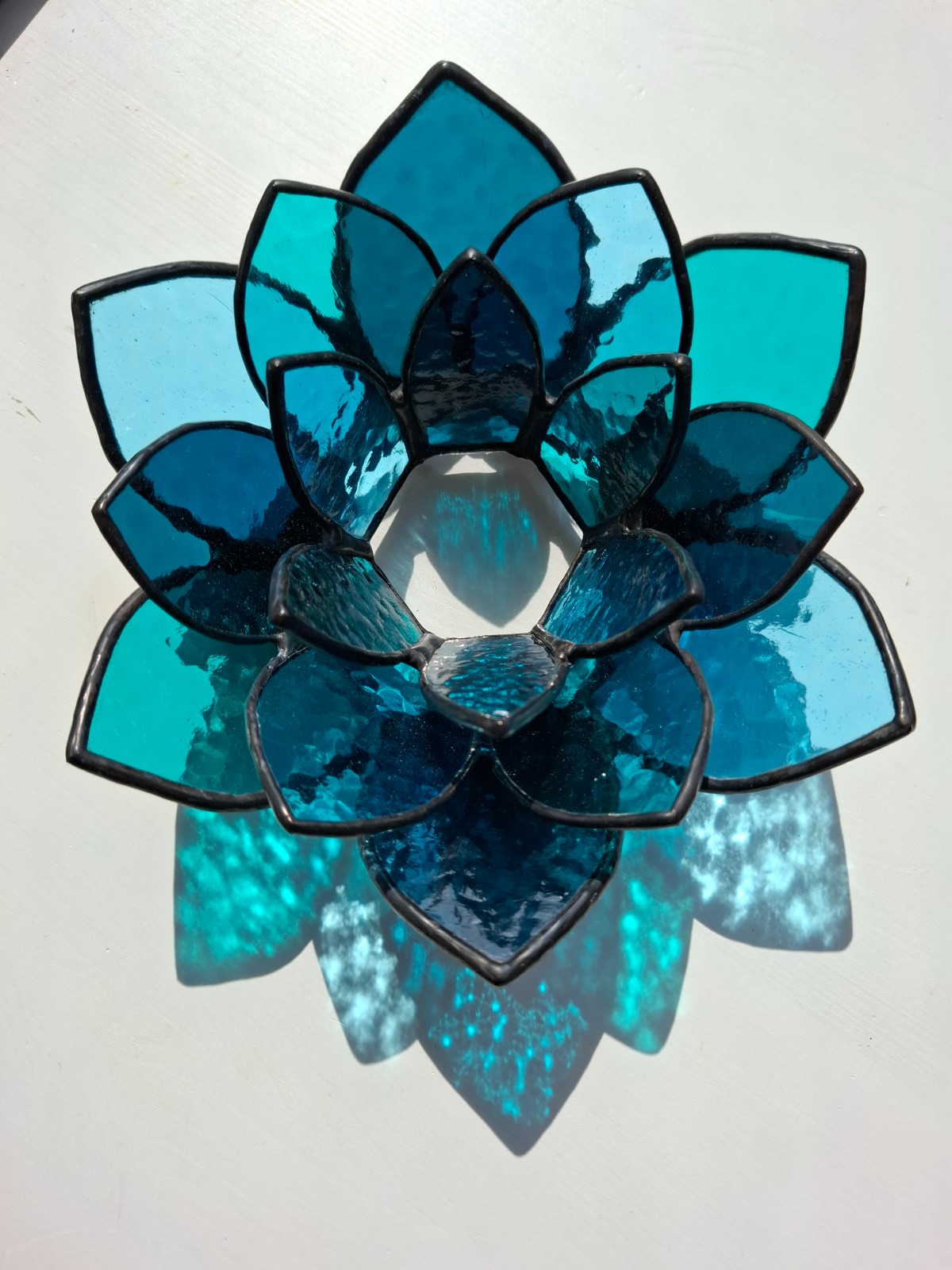 Grote glas in lood lotus "Aurora" - 98912 Grote glas in lood lotus "Aurora"