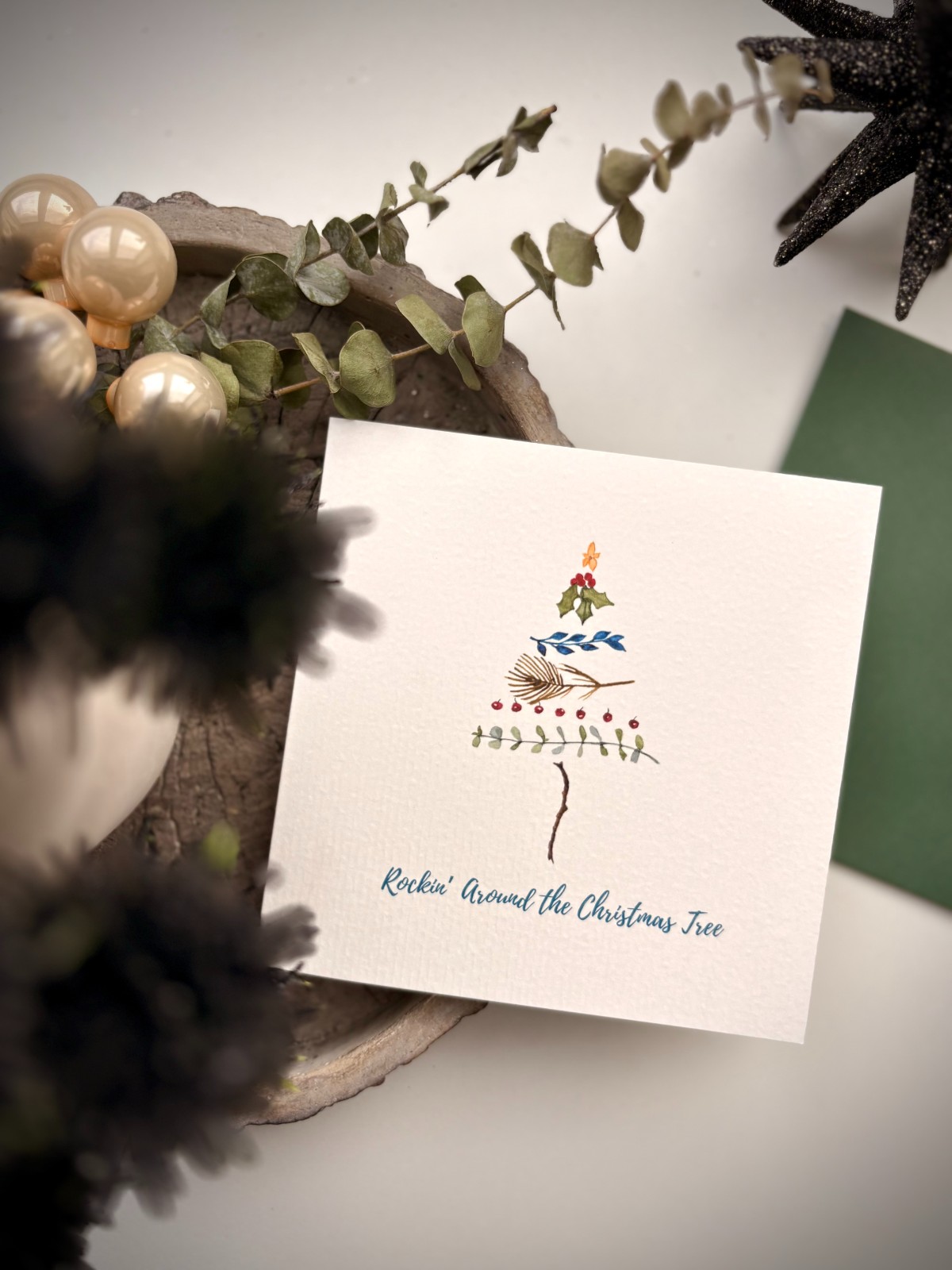 Kerstboompje II - 100175 Schattige handgeschilderde kerstkaart van minimalistisch kerstboompje - Kerstboompje II