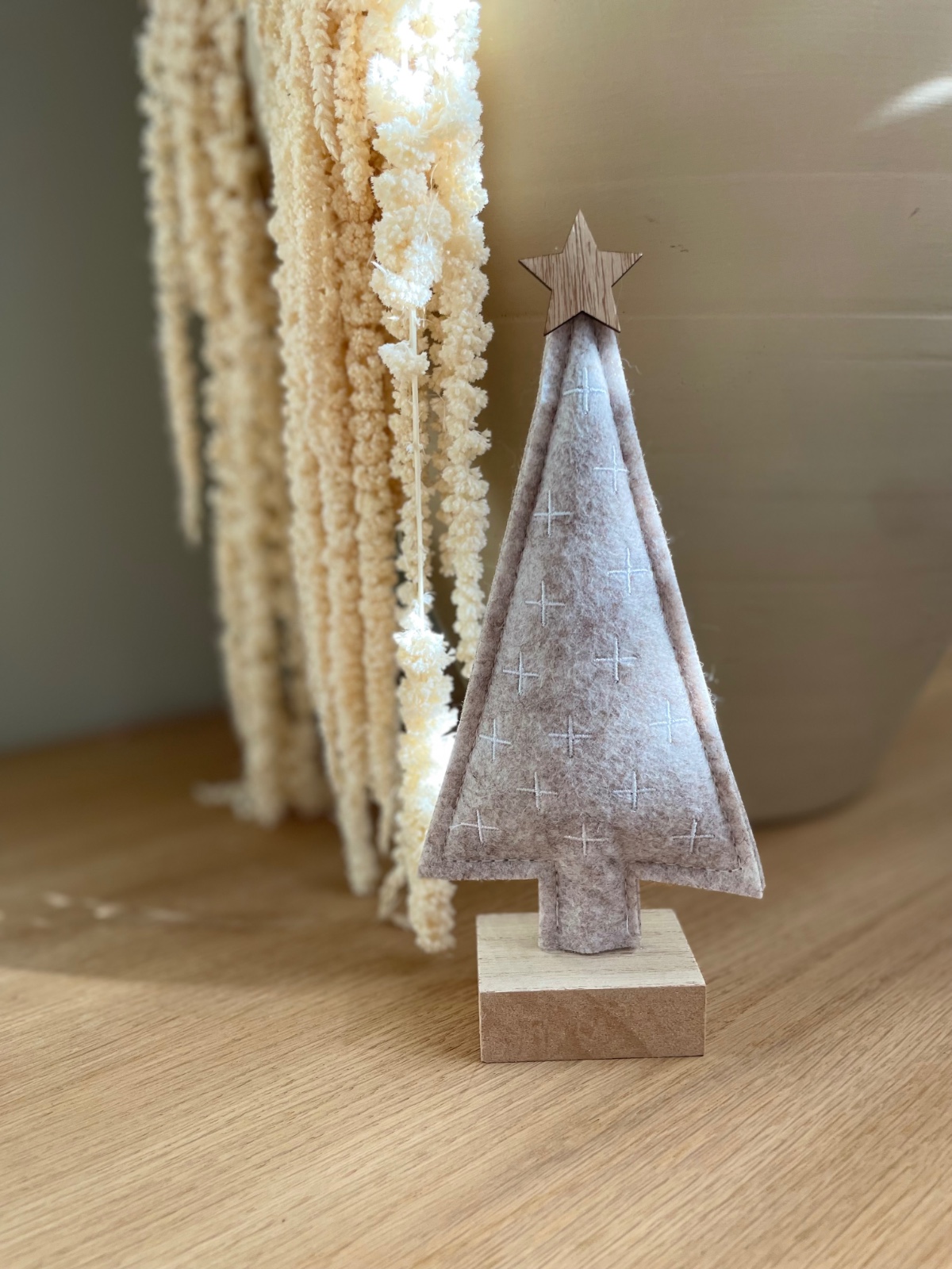 Vilten kerstboom 21 cm grijs - 98275 Vilten kerstboom 21 cm grijs