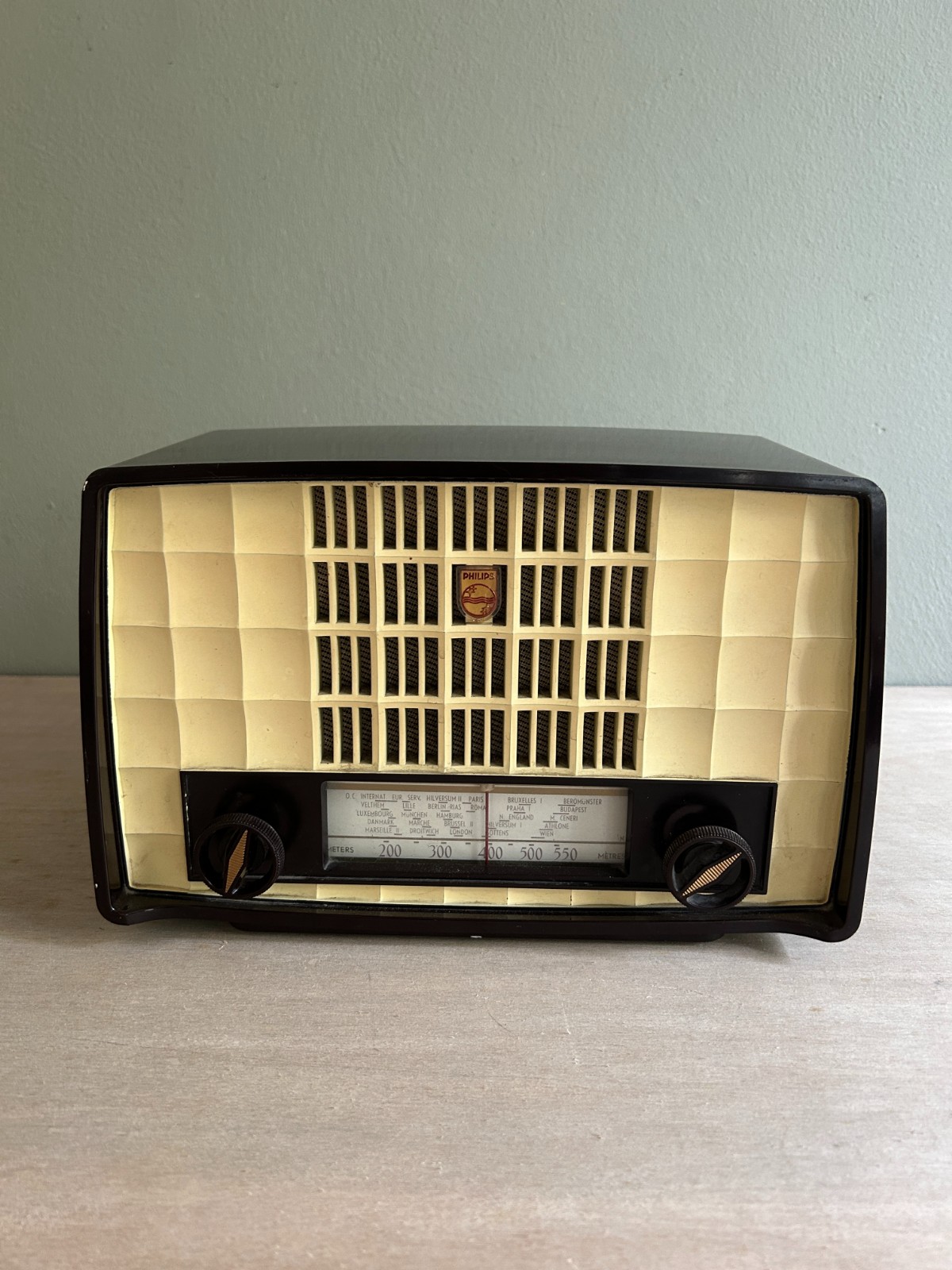 Vintage bluetooth radio Phillips uit 1956