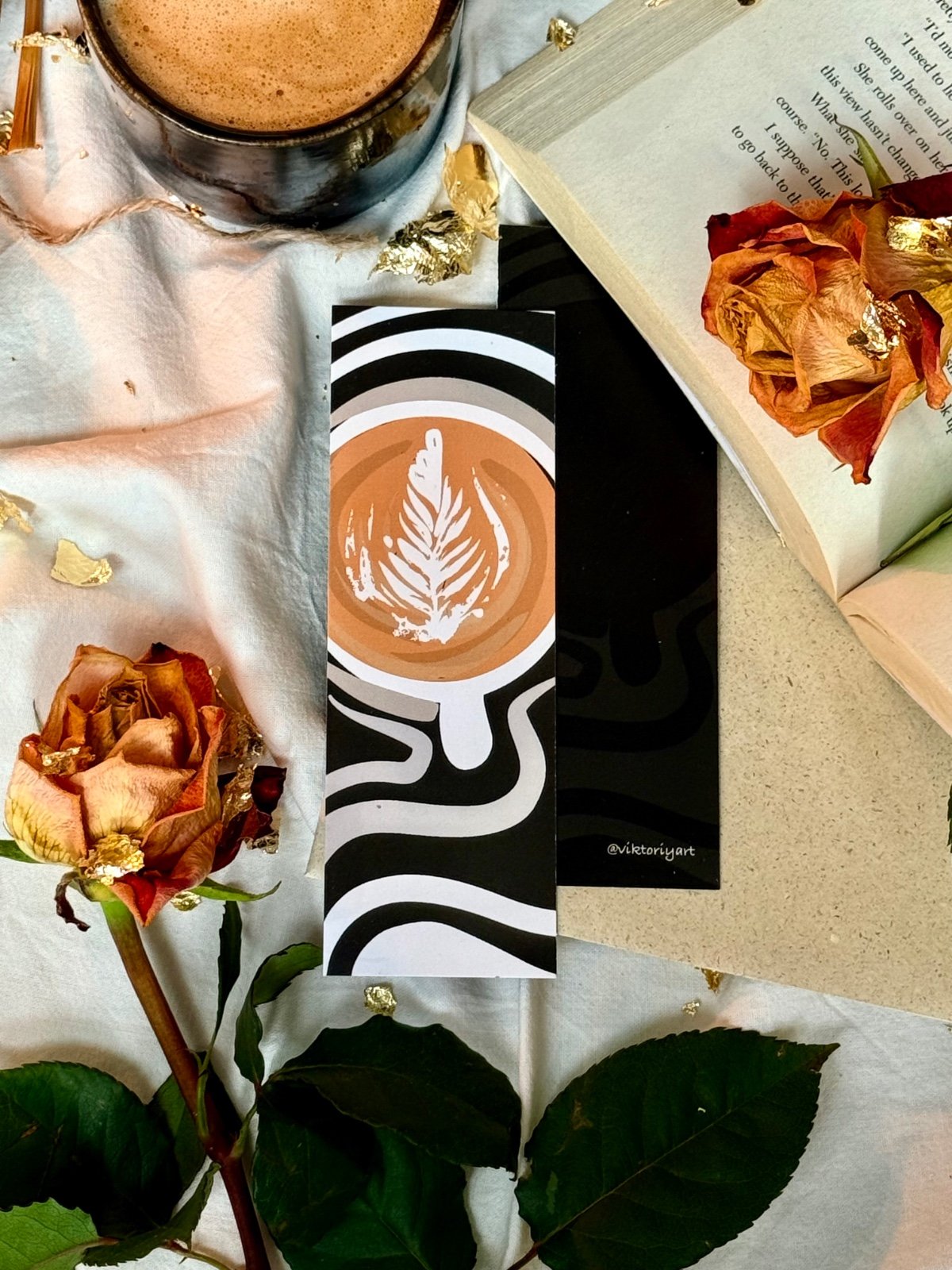 Cupmark Bookmark – Latte Art Edition (digital illustration, 15x5 cm) - 103893 Cupmark Bookmark – Latte Art Edition (digital illustration, 15x5 cm)