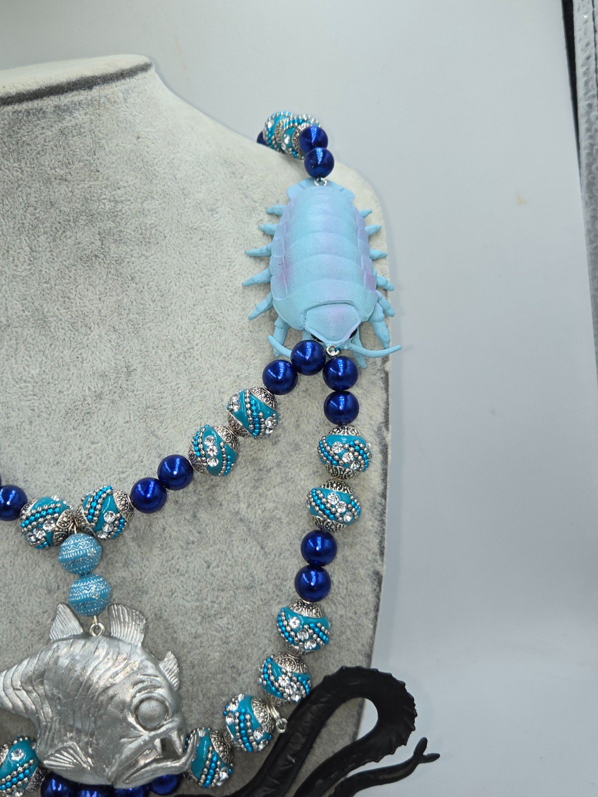 De diepzee ketting met unieke diepzee creaturen. - 101568 De diepzee ketting met unieke diepzee creaturen.