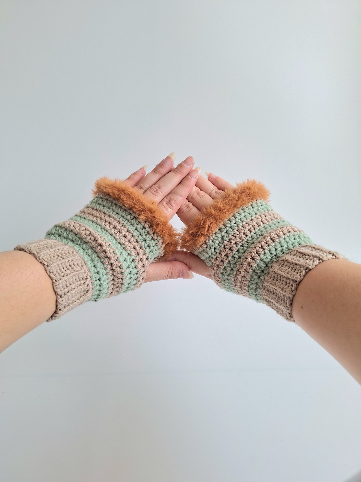 Gehaakte handschoenen - gehaakte vingerloze handschoenen | Beige, sagegroen en karamelbruin