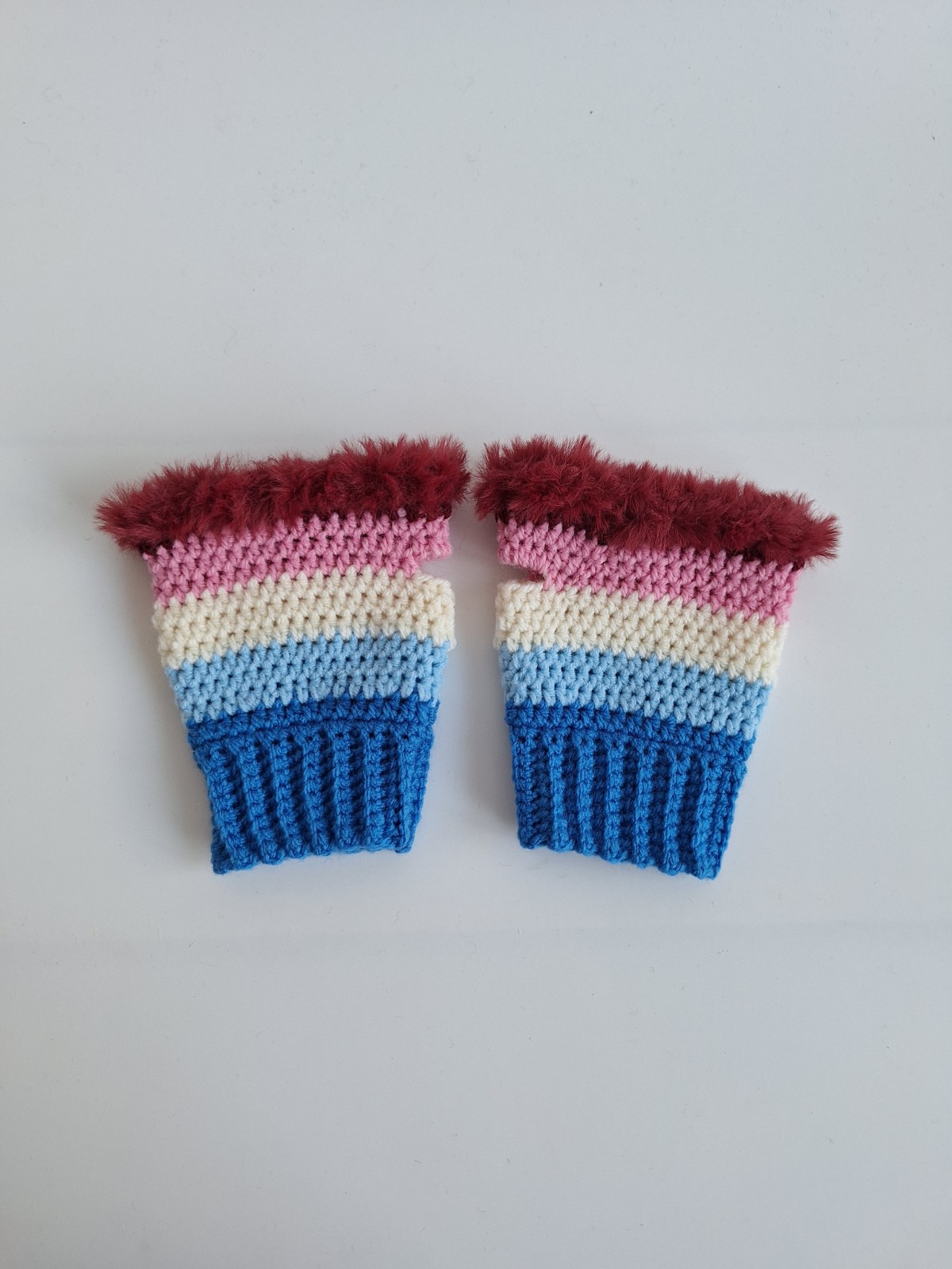 Gehaakte handschoenen - gehaakte vingerloze handschoenen | Blauw, lichtblauw, crème, lichtroze en wijnrood