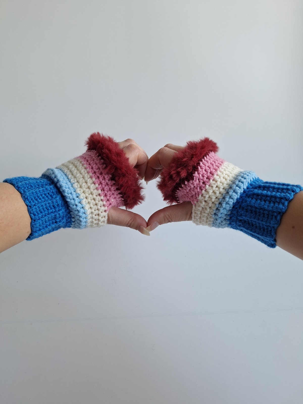 Gehaakte handschoenen - gehaakte vingerloze handschoenen | Blauw, lichtblauw, crème, lichtroze en wijnrood