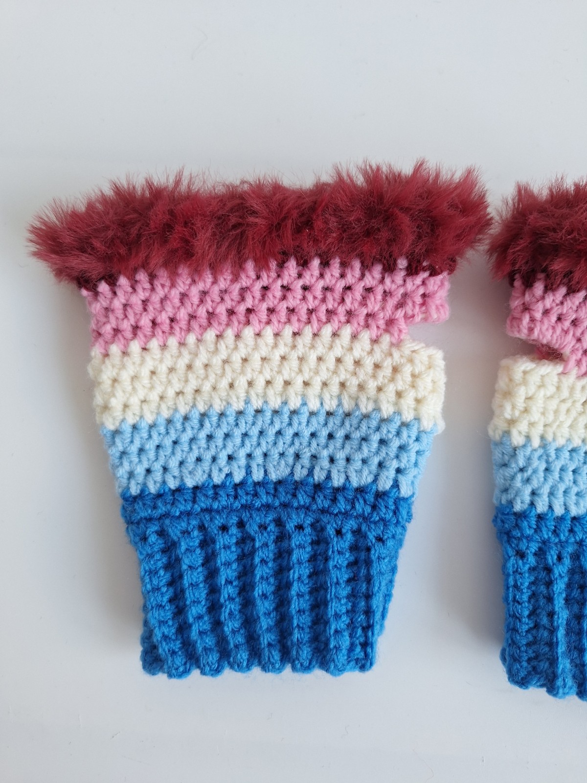 Gehaakte handschoenen - gehaakte vingerloze handschoenen | Blauw, lichtblauw, crème, lichtroze en wijnrood