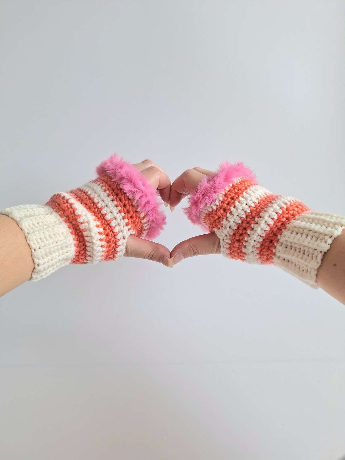 Gehaakte handschoenen - gehaakte vingerloze handschoenen | Crème, koraaloranje en Barbie roze