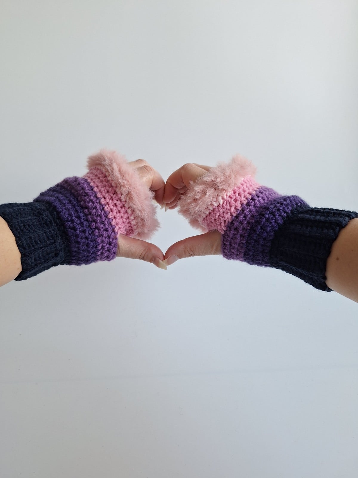 Gehaakte handschoenen - gehaakte vingerloze handschoenen | Donkerblauw, paars en lichtroze