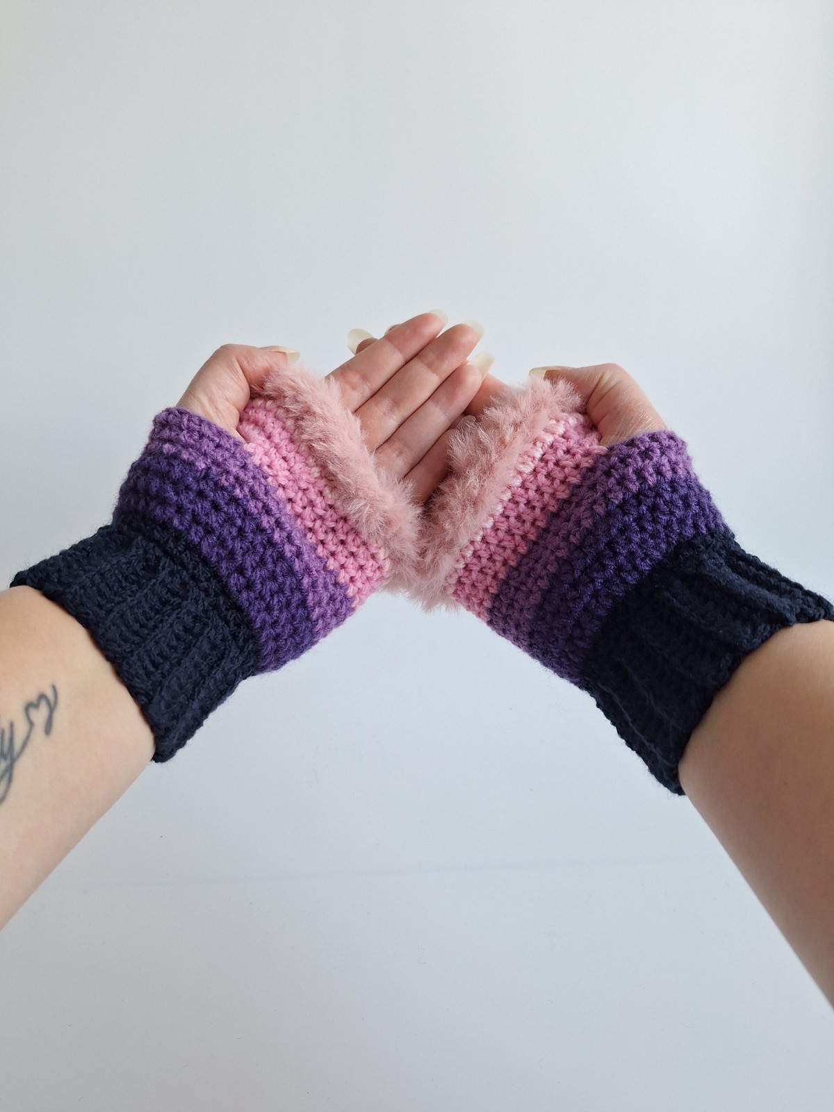 Gehaakte handschoenen - gehaakte vingerloze handschoenen | Donkerblauw, paars en lichtroze