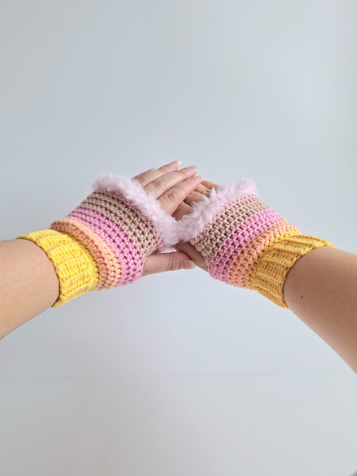 Gehaakte handschoenen - gehaakte vingerloze handschoenen | Geel, perzik, lichtroze en poederroze