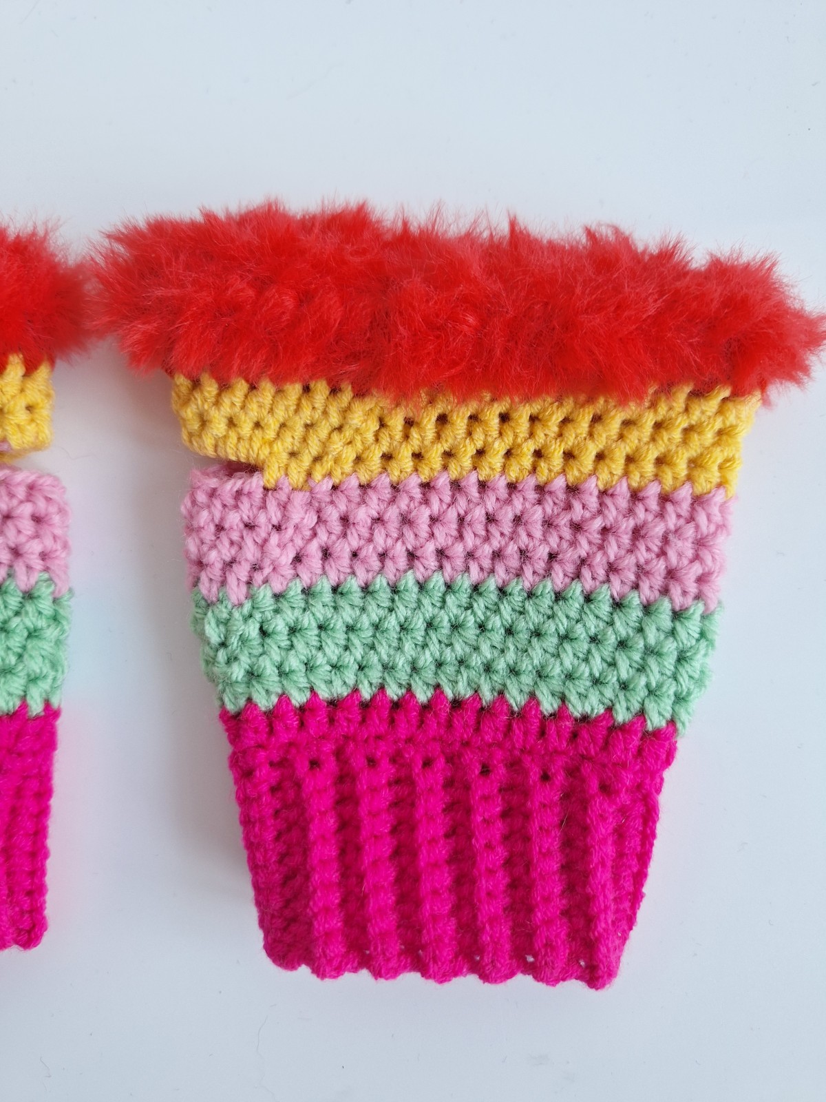 Gehaakte handschoenen - gehaakte vingerloze handschoenen | Knalroze, … - 105923 Gehaakte handschoenen - gehaakte vingerloze handschoenen | Knalroze, mintgroen, lichtroze, geel en rood