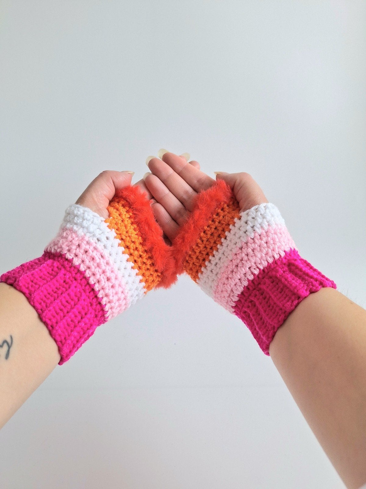 Gehaakte handschoenen - gehaakte vingerloze handschoenen | Lesbische Pride vlag