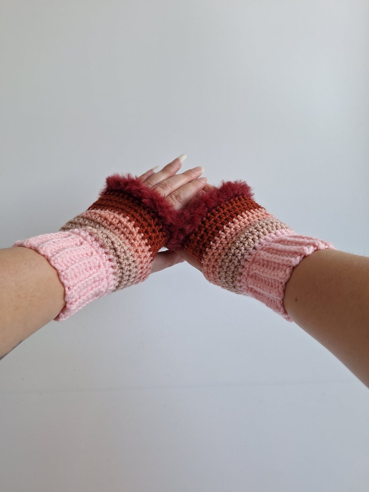 Gehaakte handschoenen - gehaakte vingerloze handschoenen | Lichtroze,… - 105926 Gehaakte handschoenen - gehaakte vingerloze handschoenen | Lichtroze, poeder roze, koraaloranje, roestbruin en wijnrood