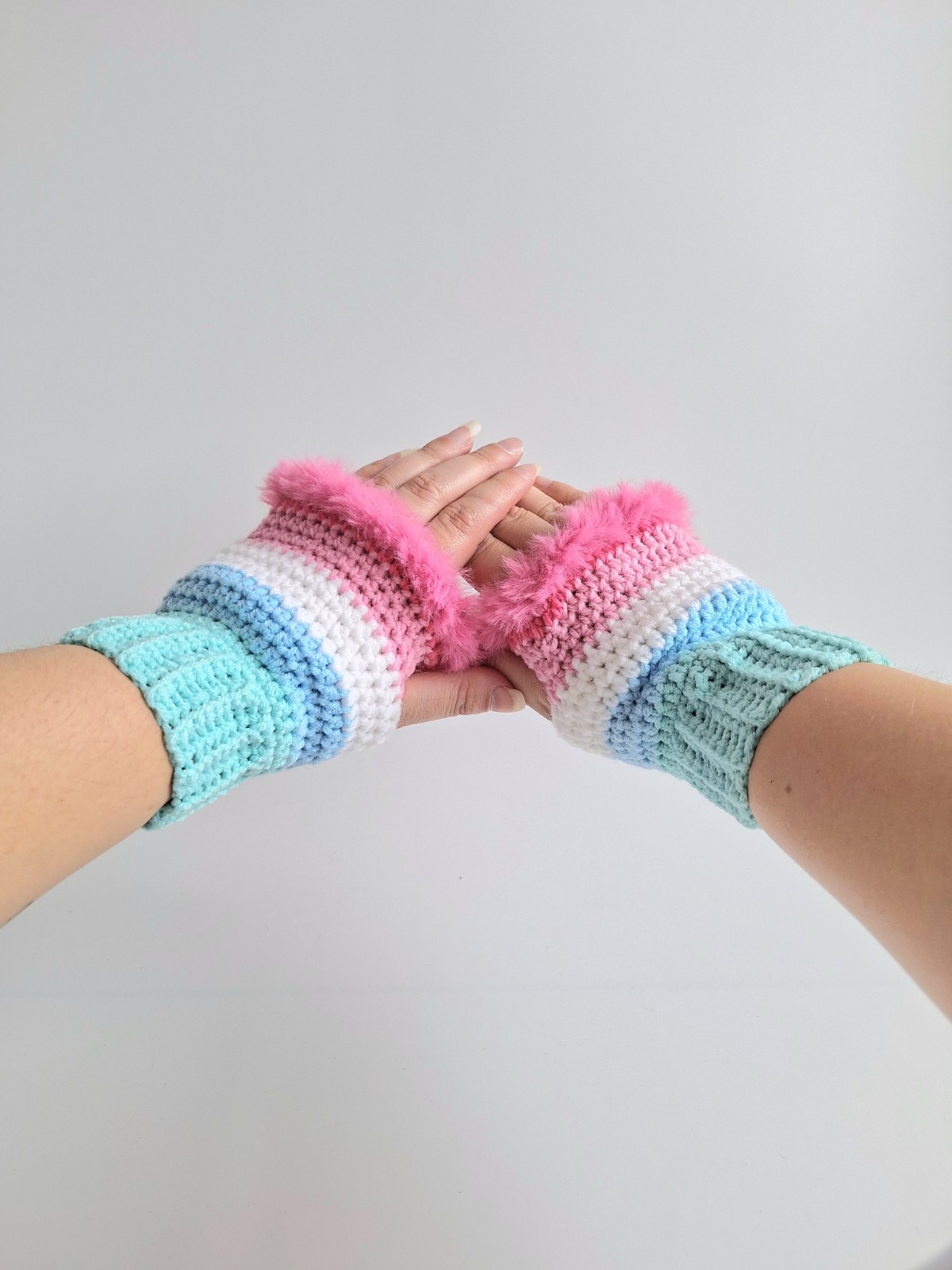 Gehaakte handschoenen - gehaakte vingerloze handschoenen | Mintgroen, lichtblauw, wit, lichtroze en barbieroze