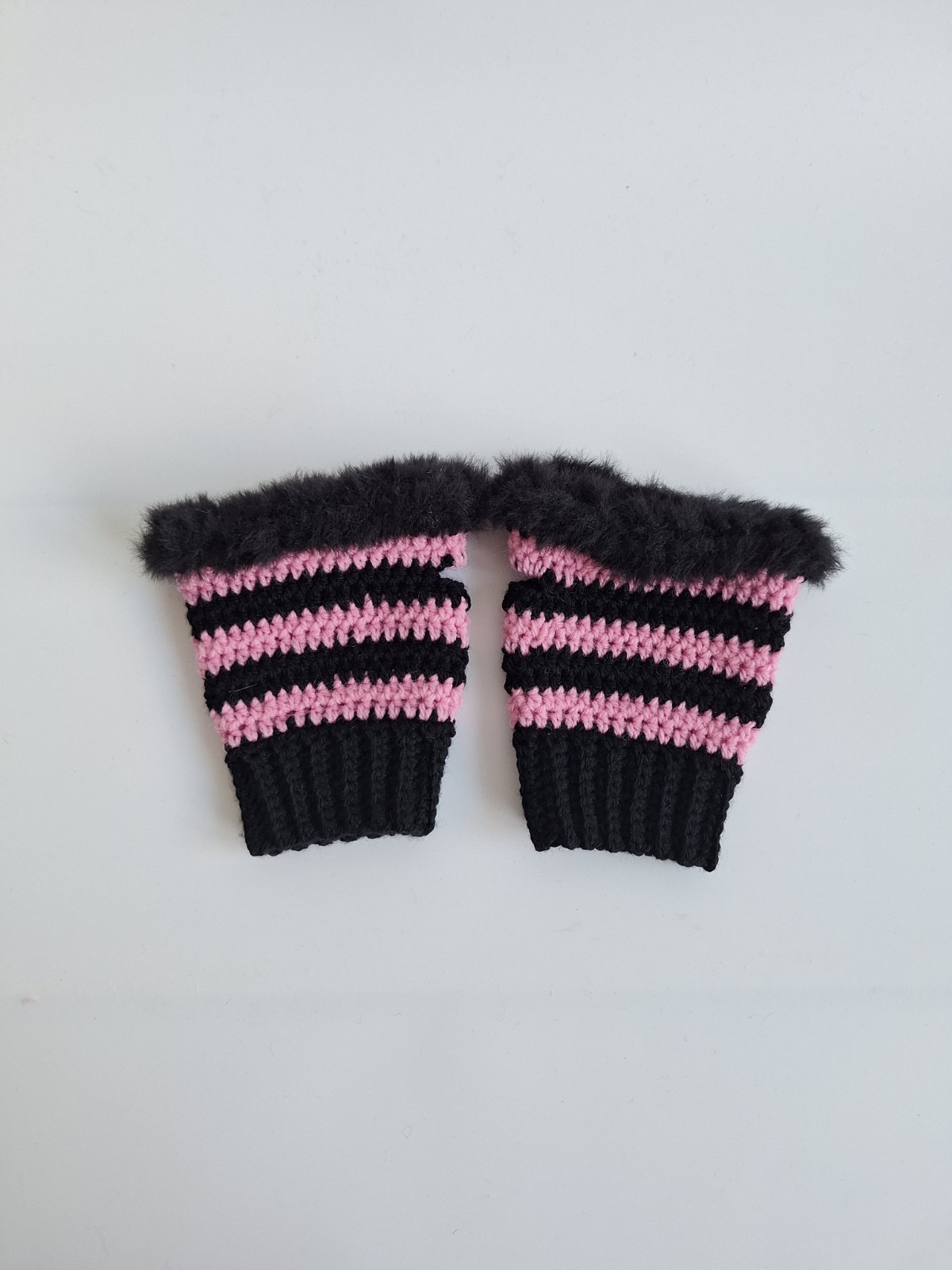 Gehaakte handschoenen - gehaakte vingerloze handschoenen | Zwart en l… - 105906 Gehaakte handschoenen - gehaakte vingerloze handschoenen | Zwart en lichtroze