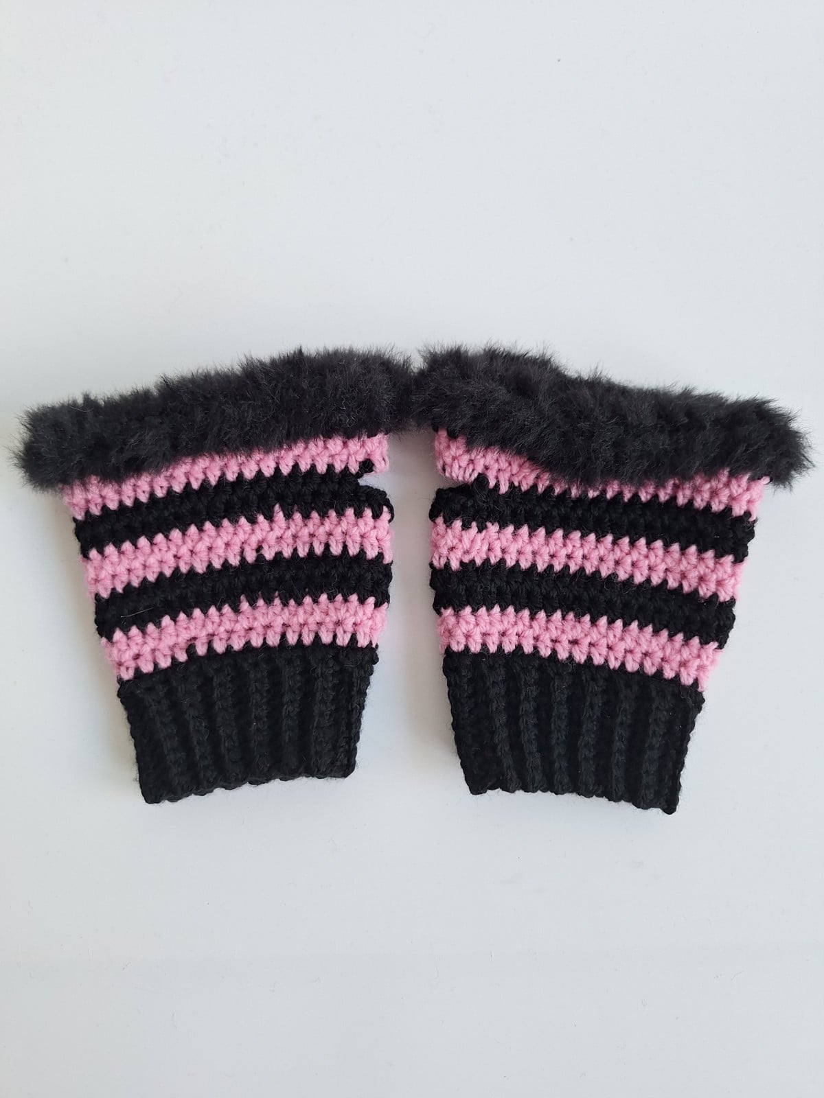 Gehaakte handschoenen - gehaakte vingerloze handschoenen | Zwart en l… - 105911 Gehaakte handschoenen - gehaakte vingerloze handschoenen | Zwart en lichtroze