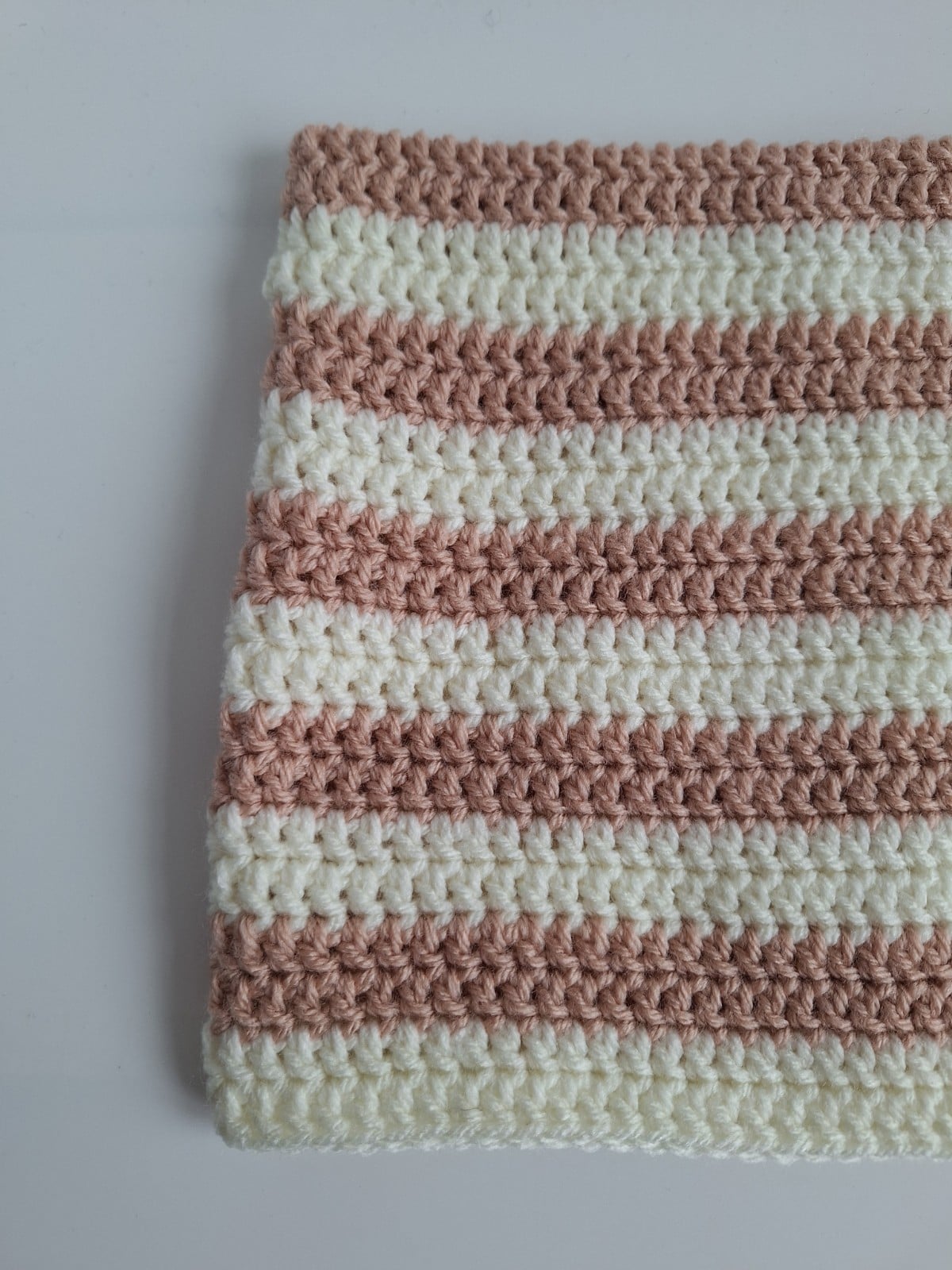 Gehaakte muts | Crème en poeder roze - 105371 Gehaakte muts | Crème en poeder roze