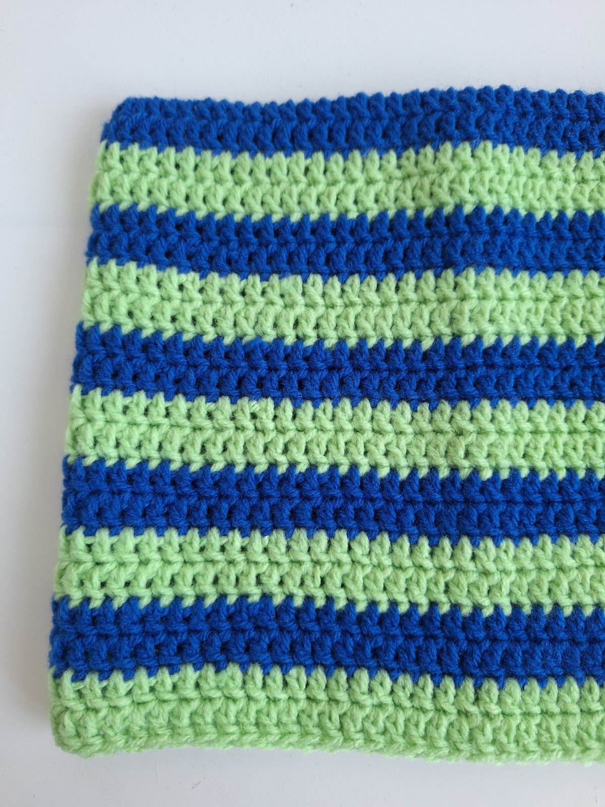 Gehaakte muts | Kobaltblauw en lichtgroen