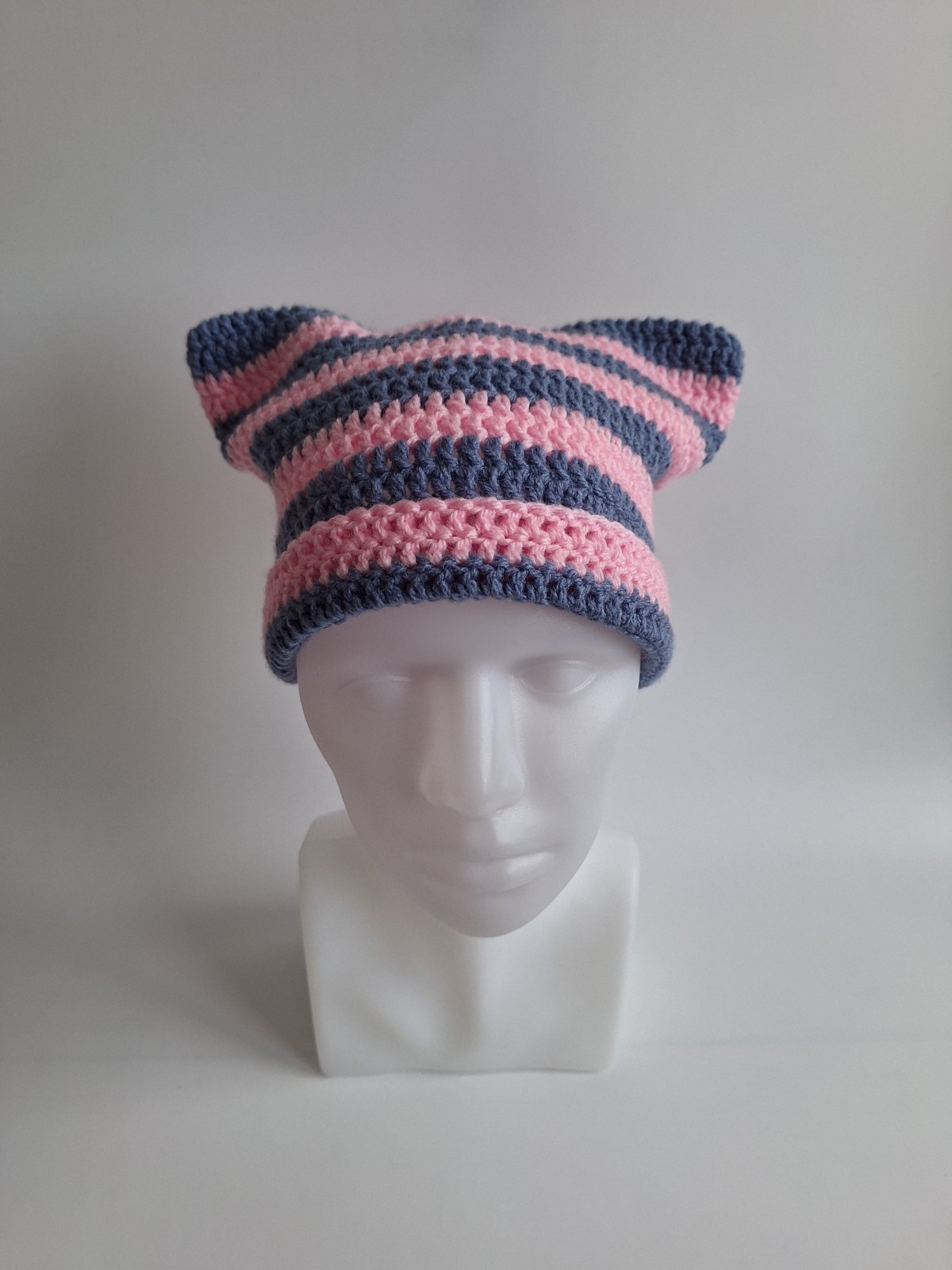 Gehaakte muts | Lichtroze en denimblauw
